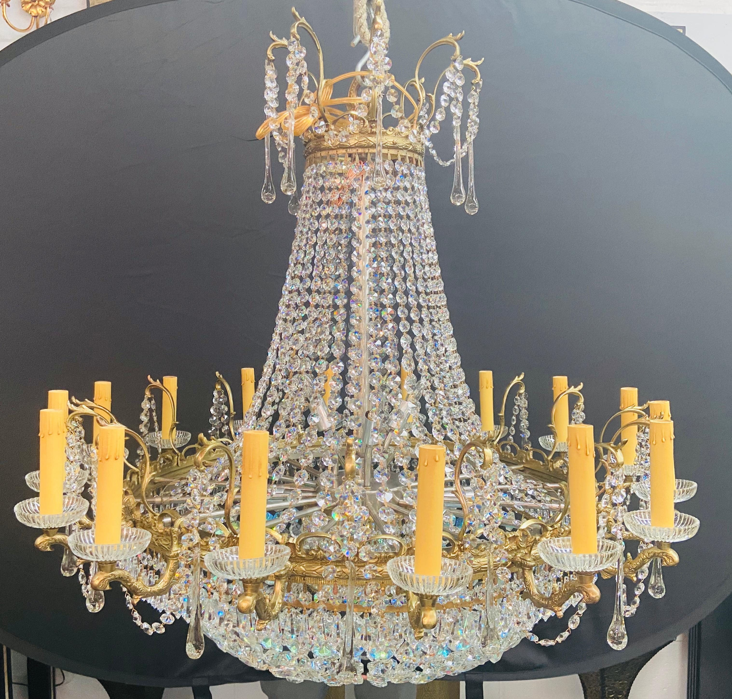 French 19th Century Large Louis XVI Empire Style Bronze and Crystal Chandelier For Sale