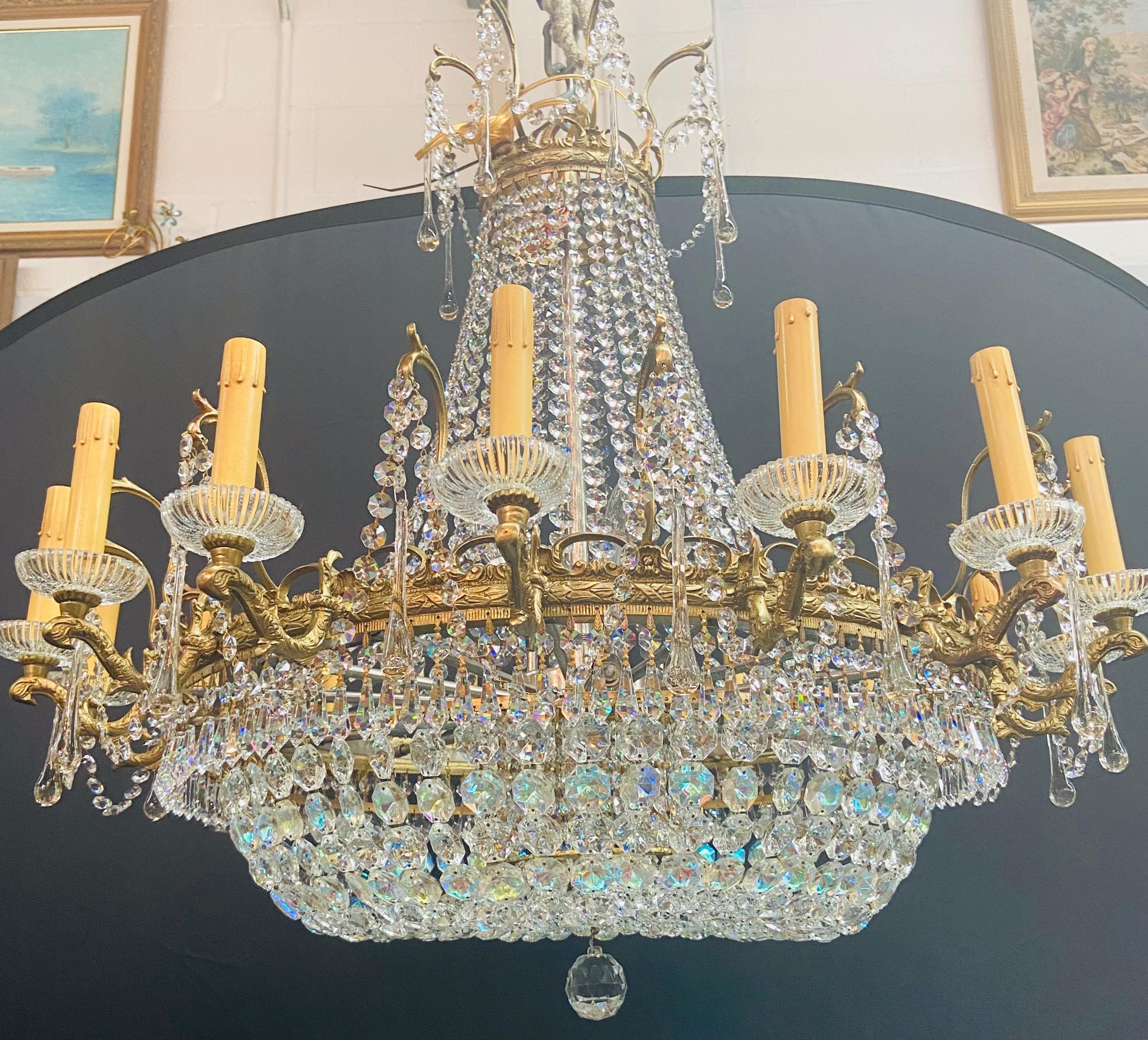 19th Century Large Louis XVI Empire Style Bronze and Crystal Chandelier For Sale 1