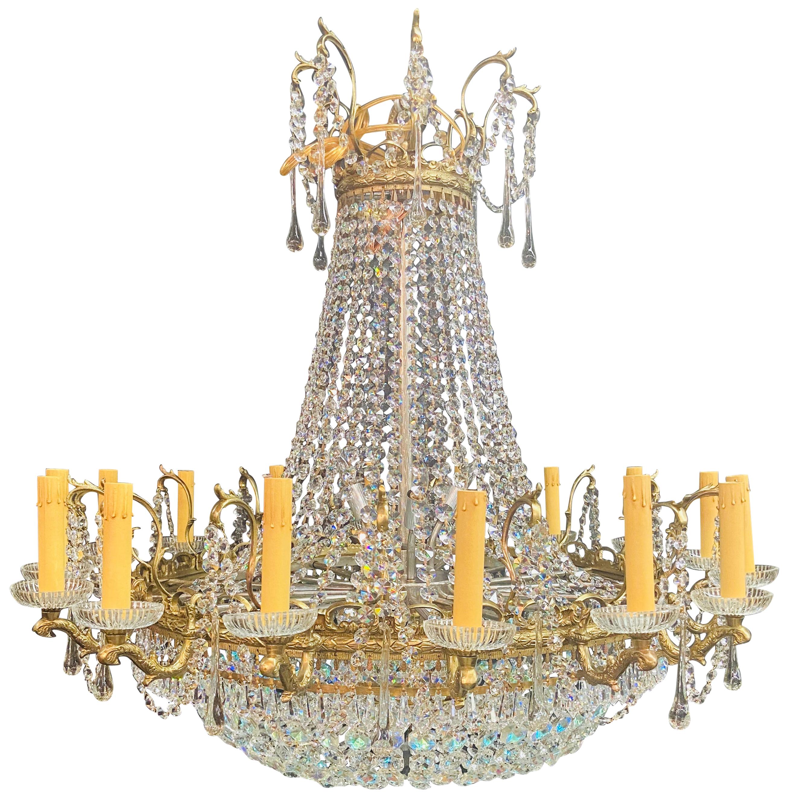 Grand lustre en bronze et cristal de style Empire Louis XVI du 19e siècle en vente
