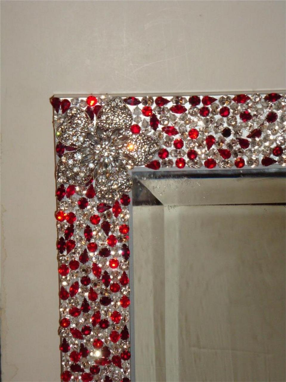 Espejo Floral con Elementos de Cristal de Rubí de Swarovski, Raro y Precioso siglo XX en venta