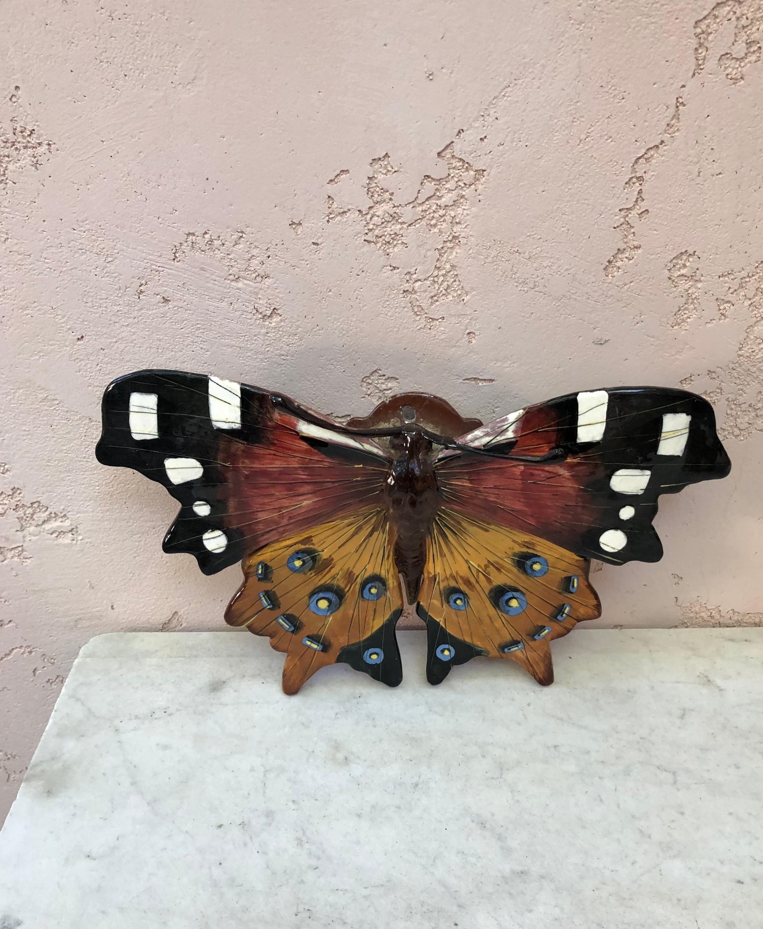 Rare Large Majolica Butterfly Wall Pocket Jerome Massier, circa 1900 In Good Condition In Austin, TX