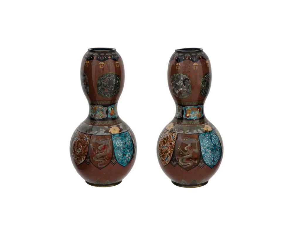 Rare Large Meiji Japanese Cloisonne Double Gourd Enamel Vases In Good Condition In New York, NY