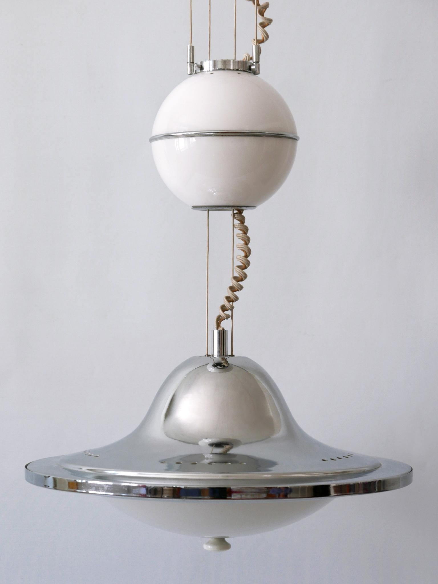 Rare & Large Mid-Century Modern Counterweight Pendant Lamp 'UFO' Italy 1960s For Sale 6