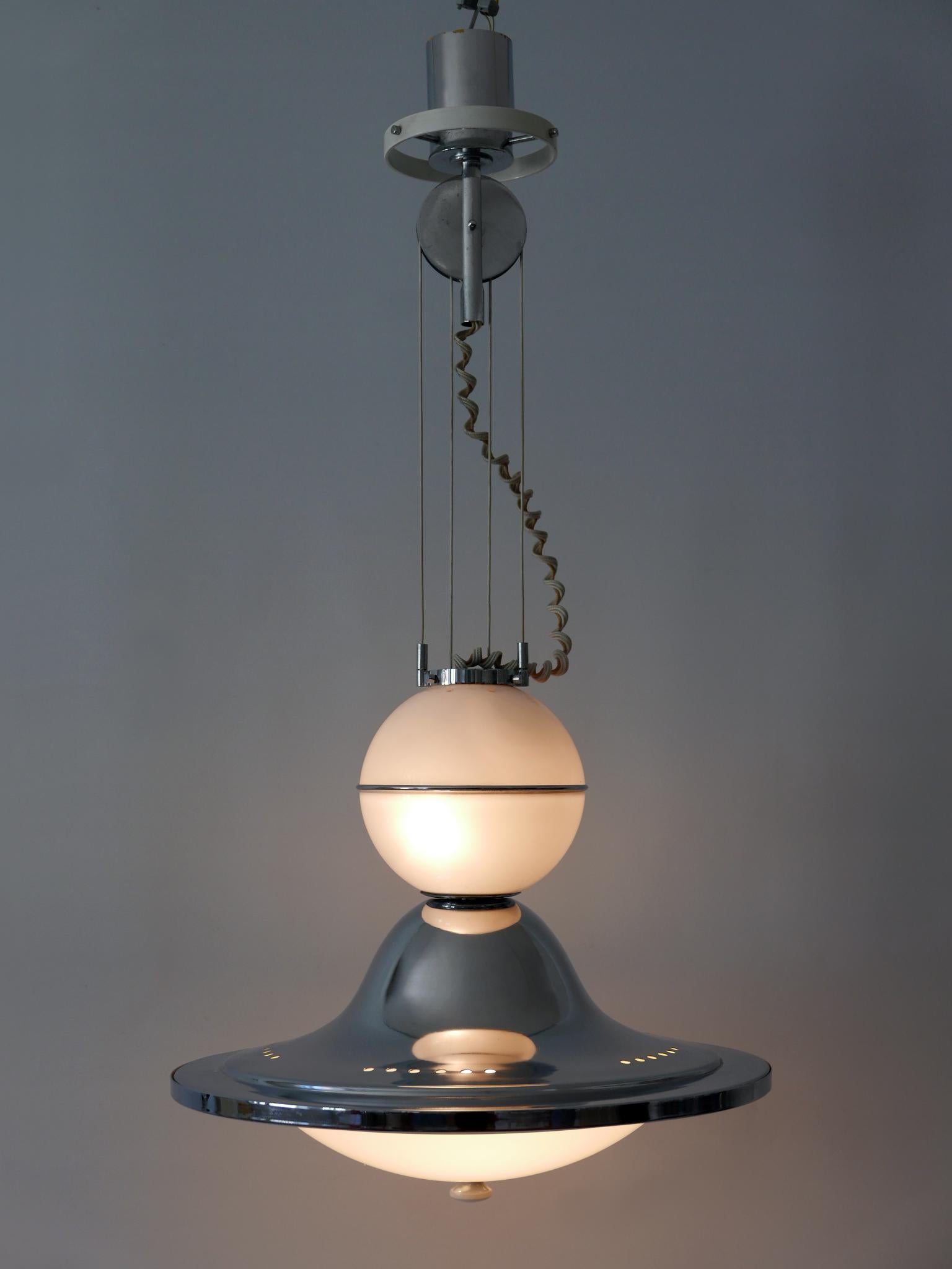 Italian Rare & Large Mid-Century Modern Counterweight Pendant Lamp 'UFO' Italy 1960s For Sale