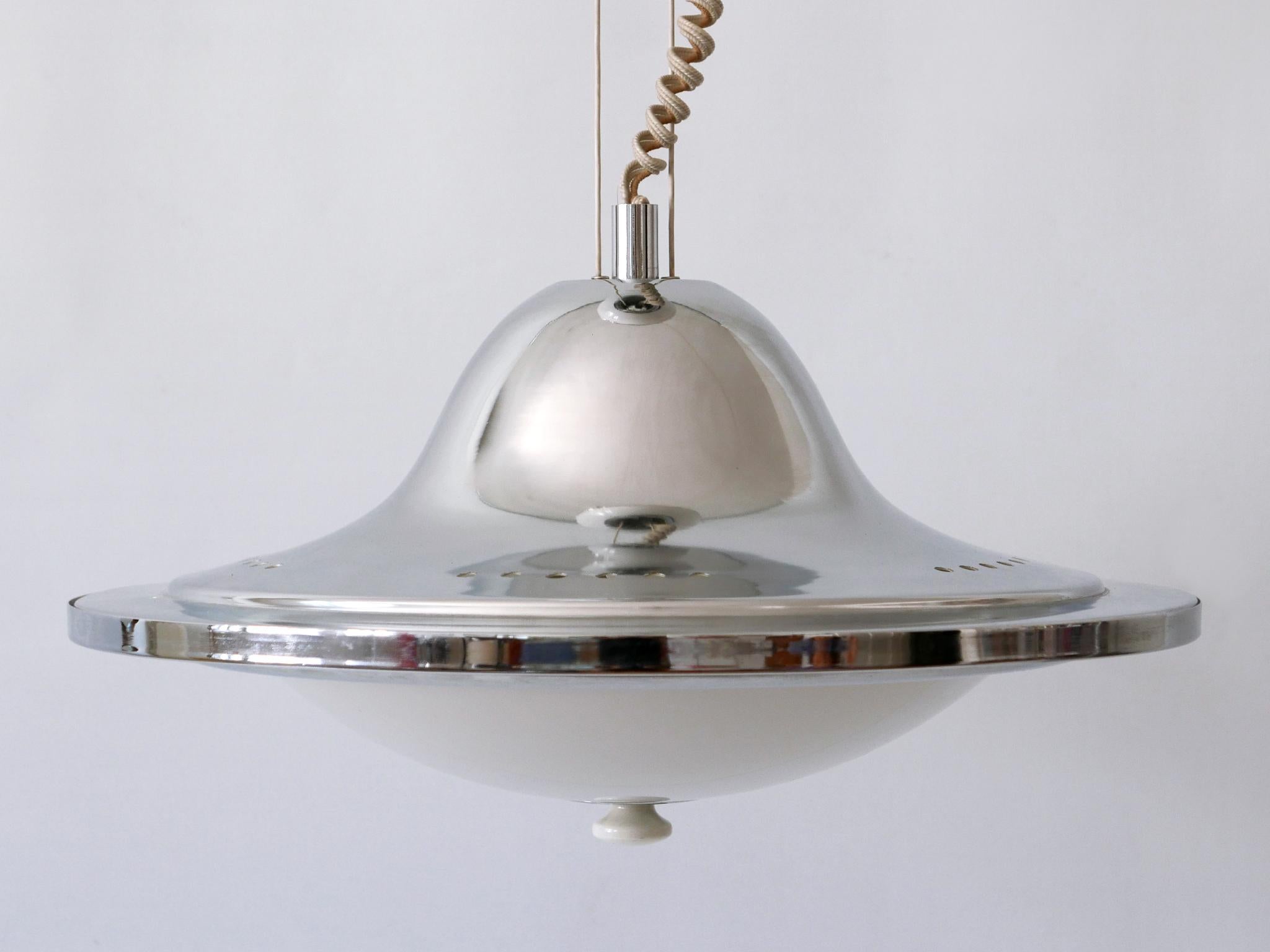 Rare & Large Mid-Century Modern Counterweight Pendant Lamp 'UFO' Italy 1960s For Sale 2