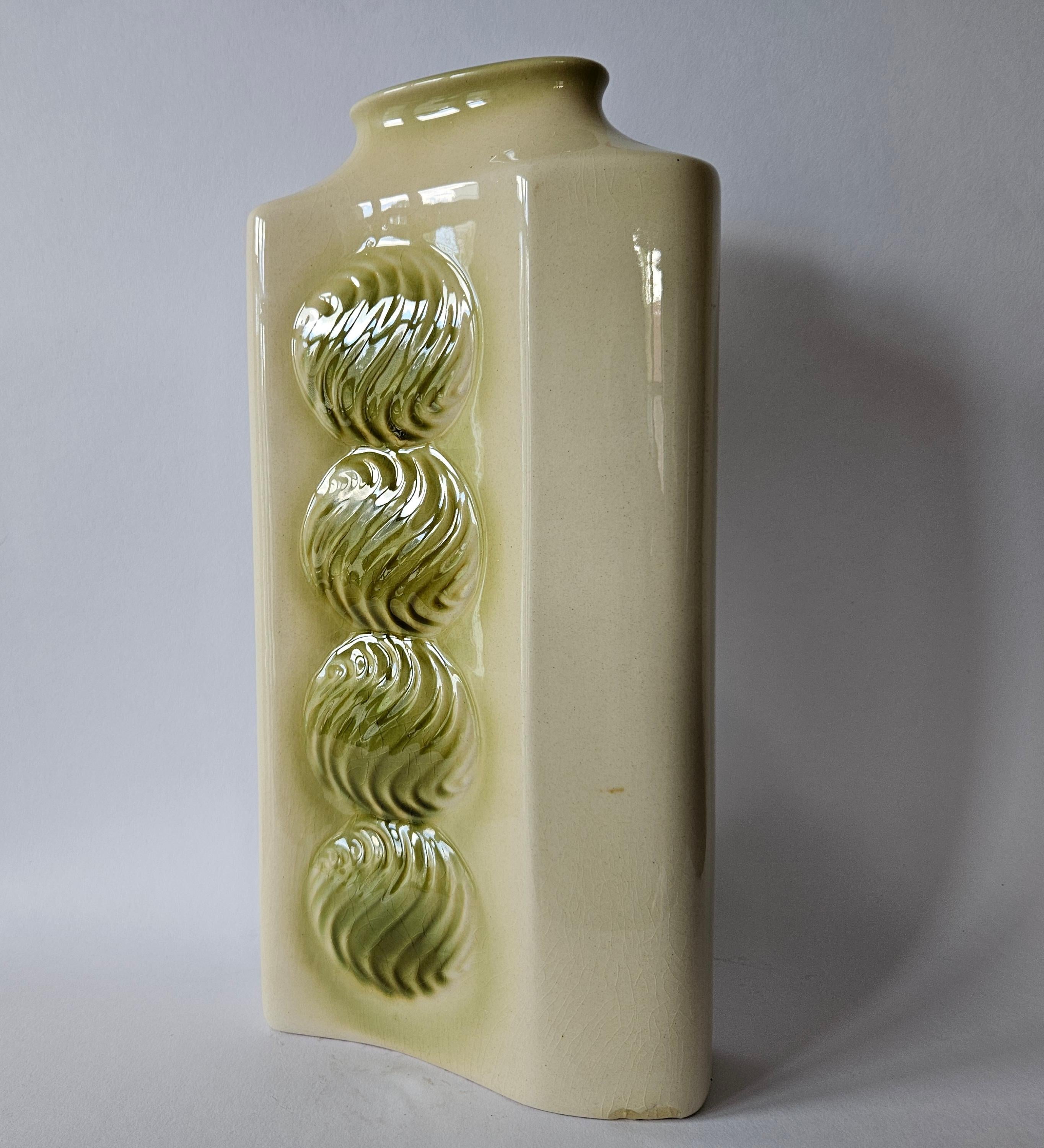 Porcellana Raro vaso grande in ceramica del Medioevo, Ditmar Urbach, anni '70 in vendita