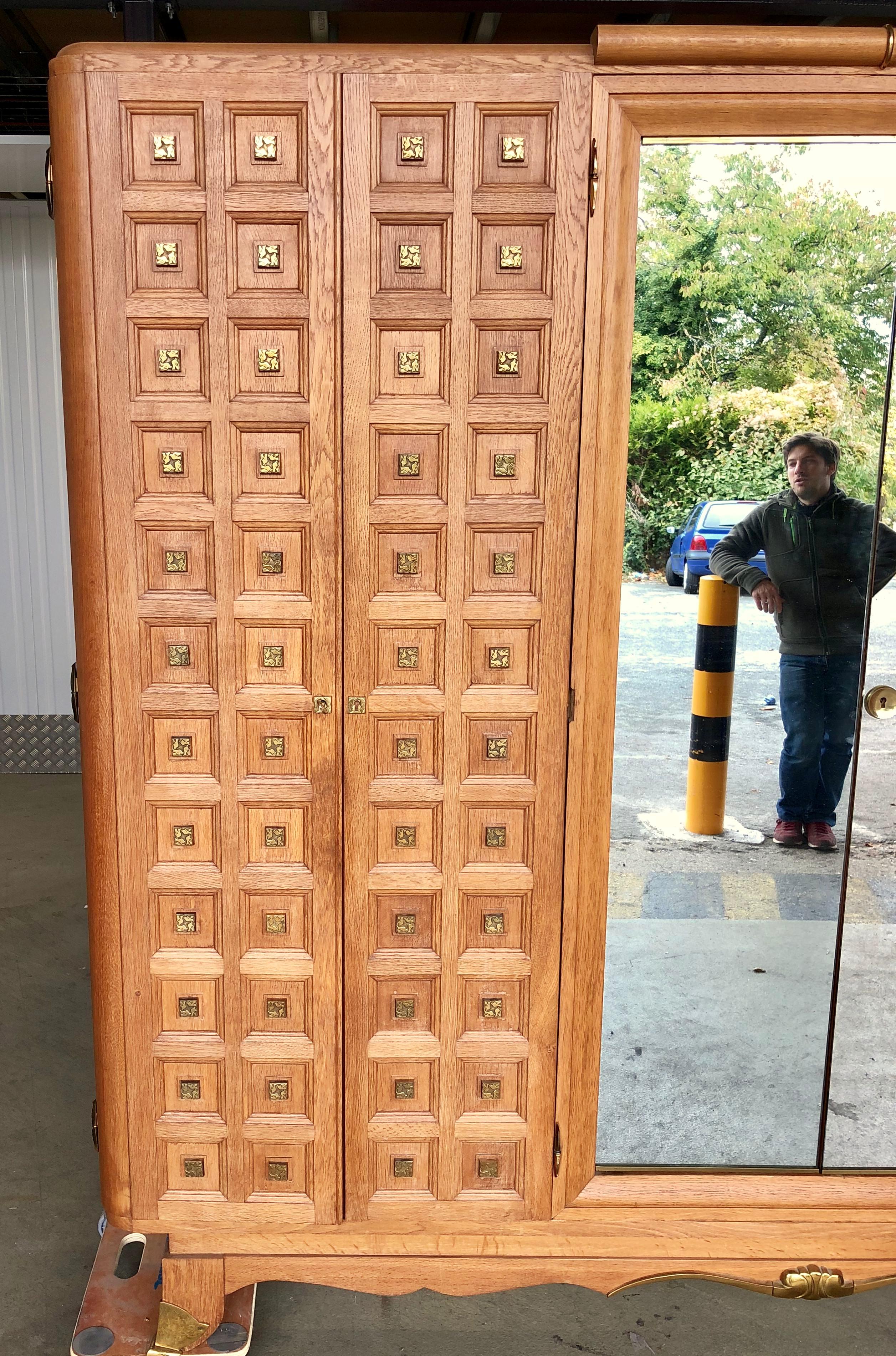 Rare Large Mirrored French Art Deco Wardrobe in Solid Oak and Brass, 1940s 1