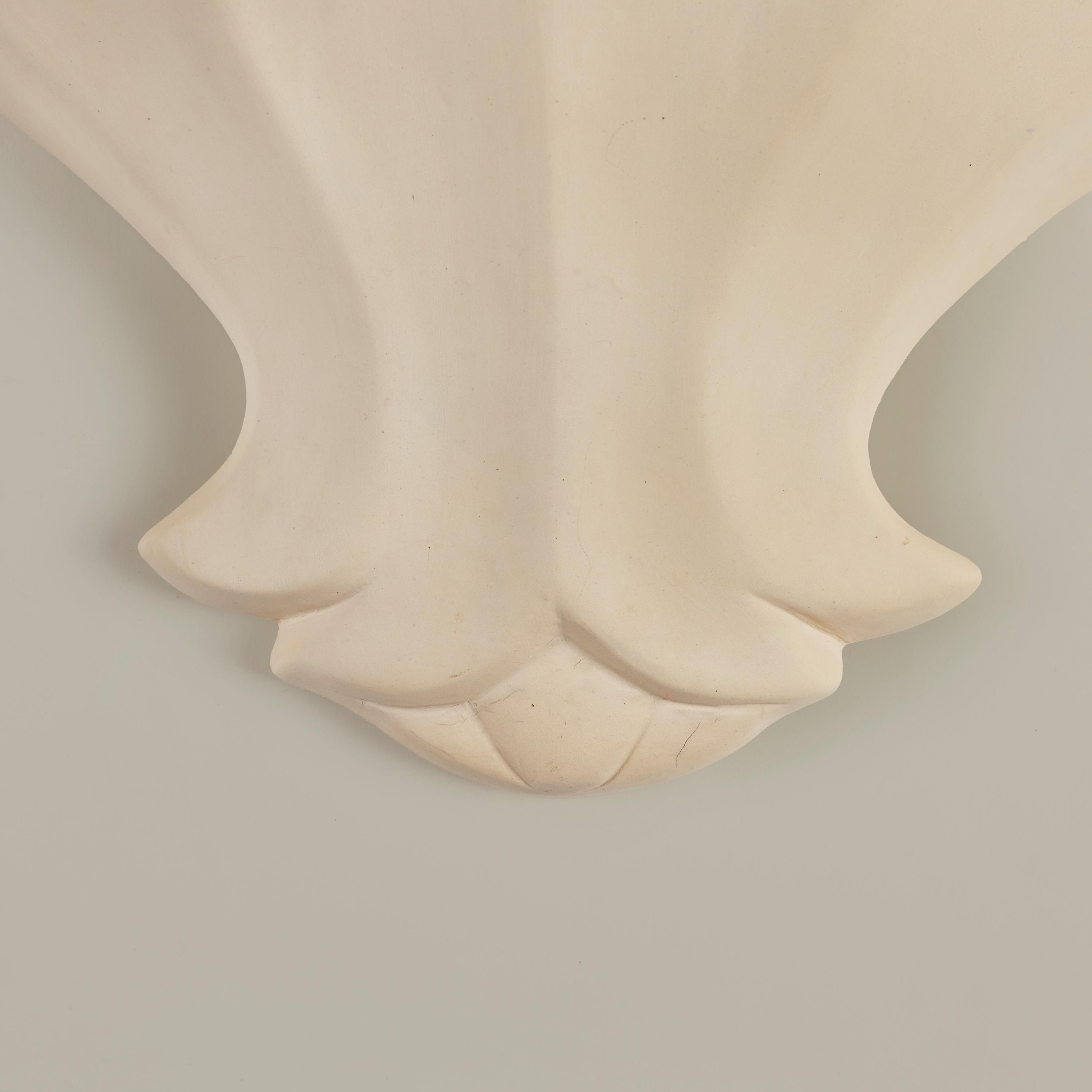 Ceramica Rara coppia di vasi da parete Fulham Pottery, inglese, anni '40 in vendita