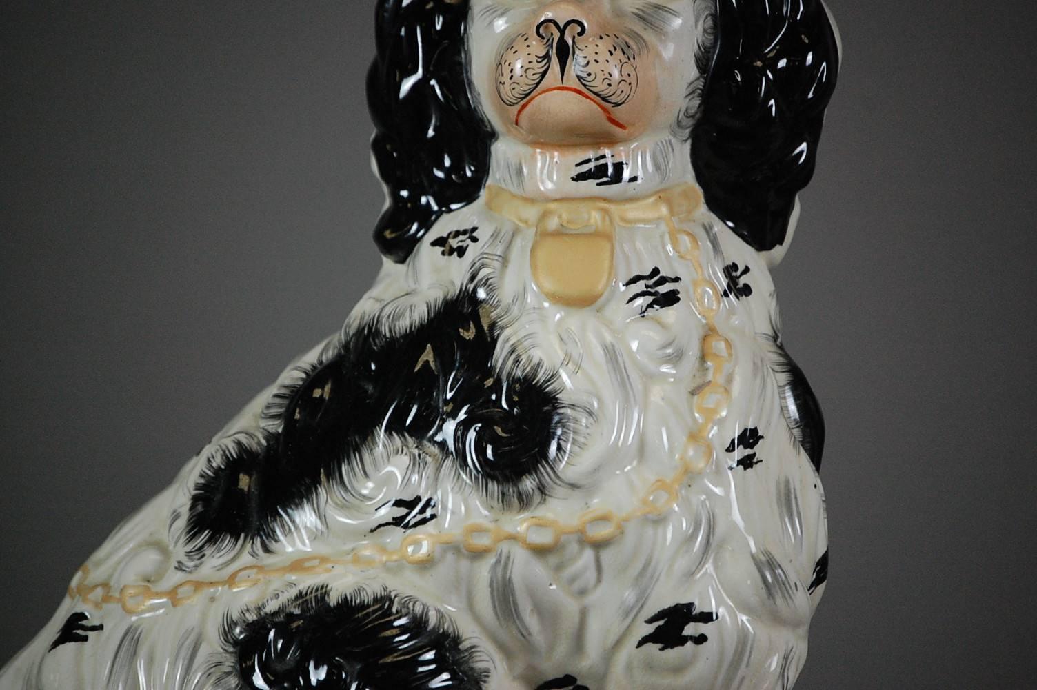 Rare Large Pair of English Staffordshire Dogs In Excellent Condition In Pease pottage, West Sussex