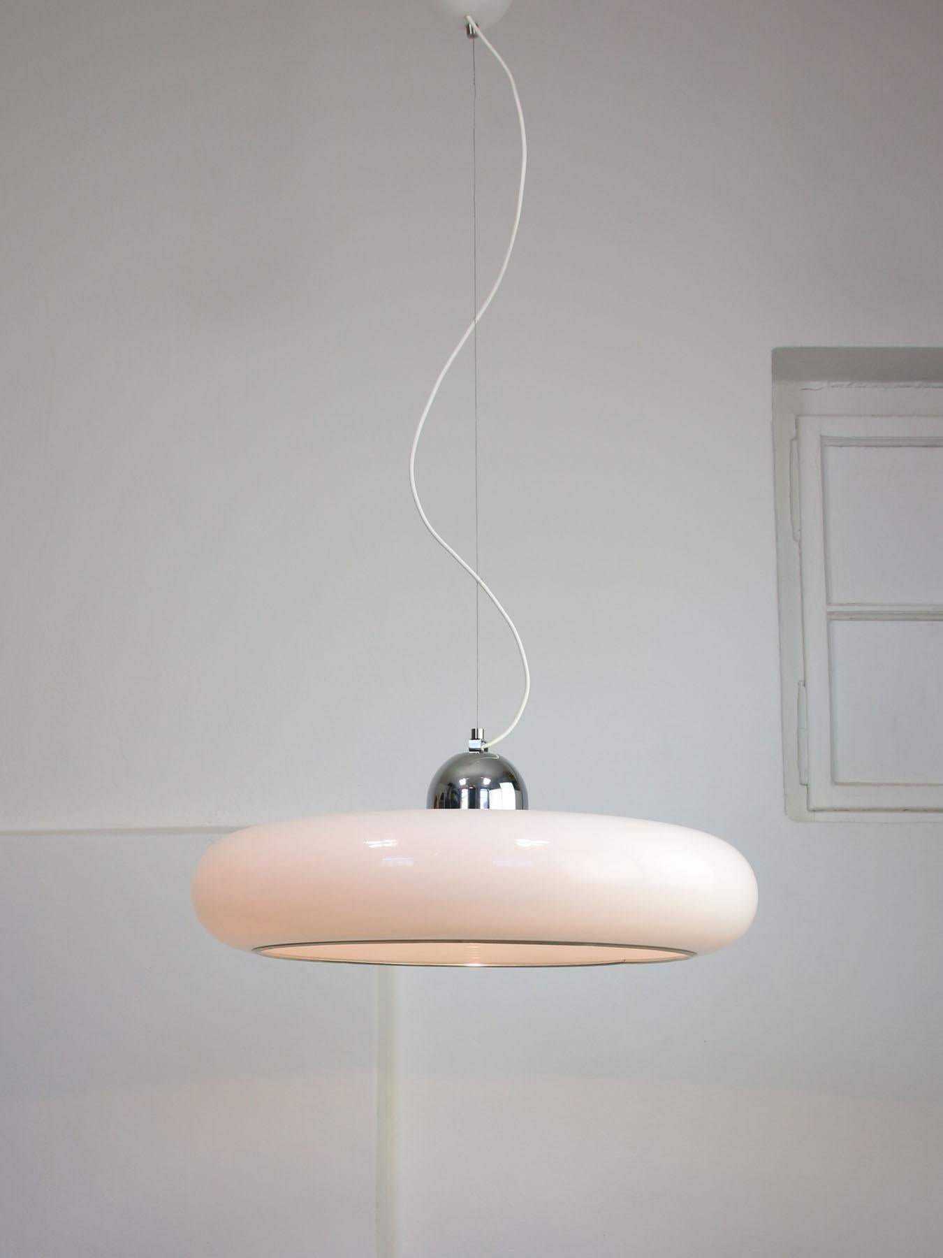 Rare Large Pendant Space-Age Guzzini Lamp, 70s In Good Condition For Sale In Ljubljana, SI