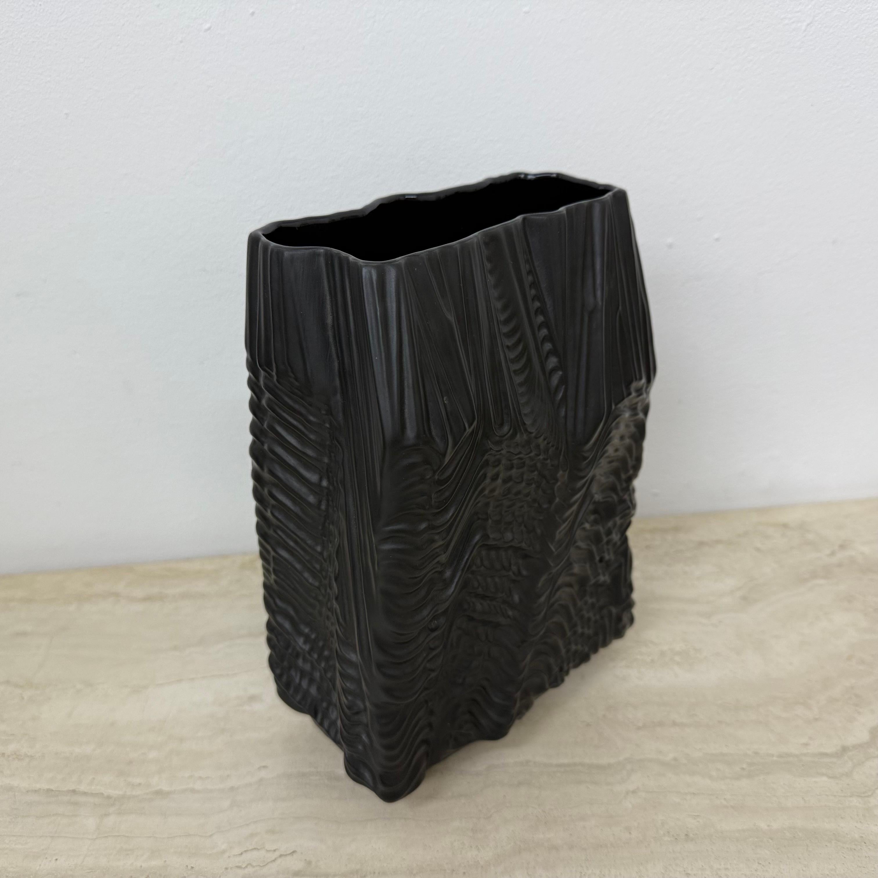 Vaso grande e raro in porcellana nera 'Kaskade' - Martin Freyer per Rosenthal in vendita 3