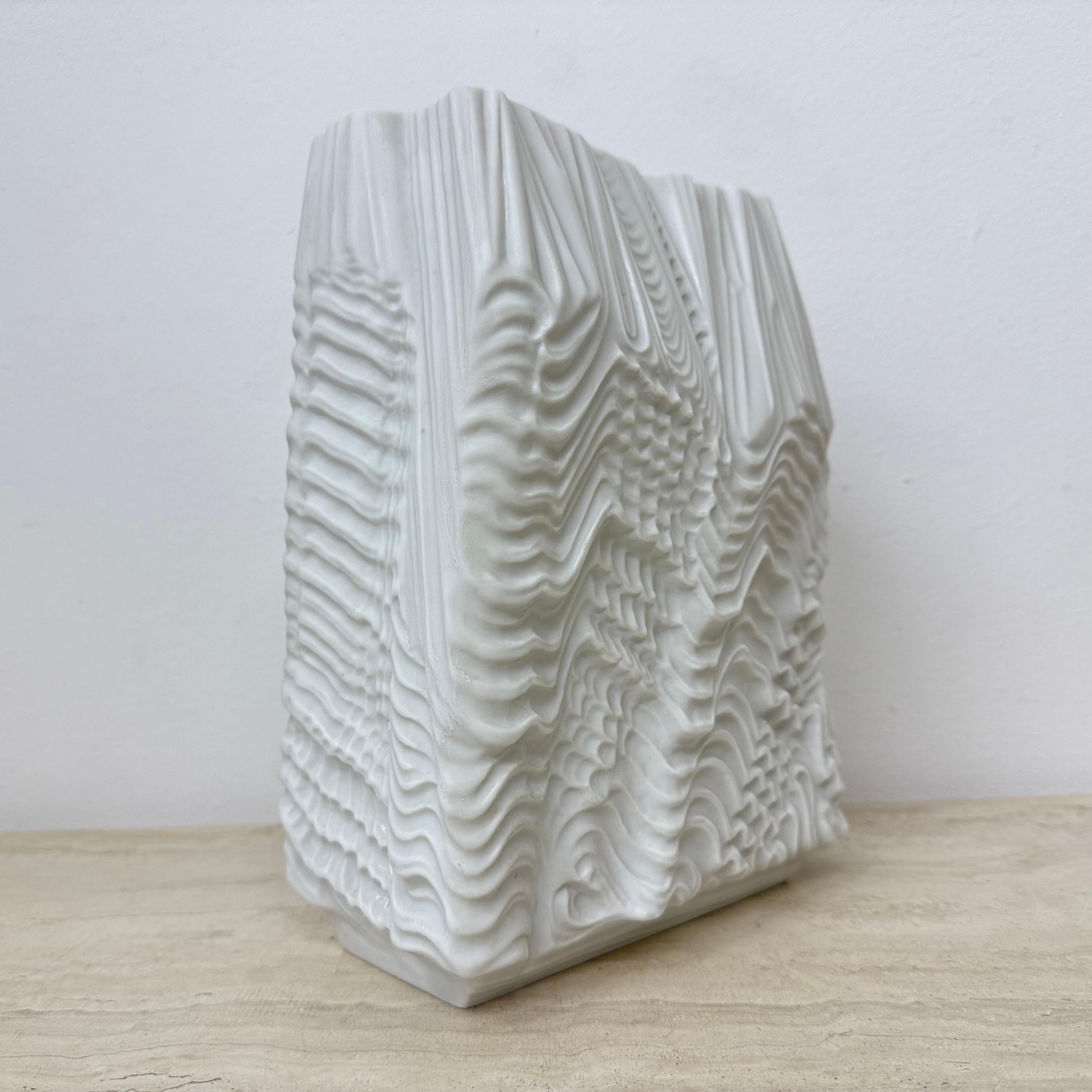 Seltene große Porzellanvase 'Kaskade' in Weiß - Martin Freyer für Rosenthal (Deutsch) im Angebot