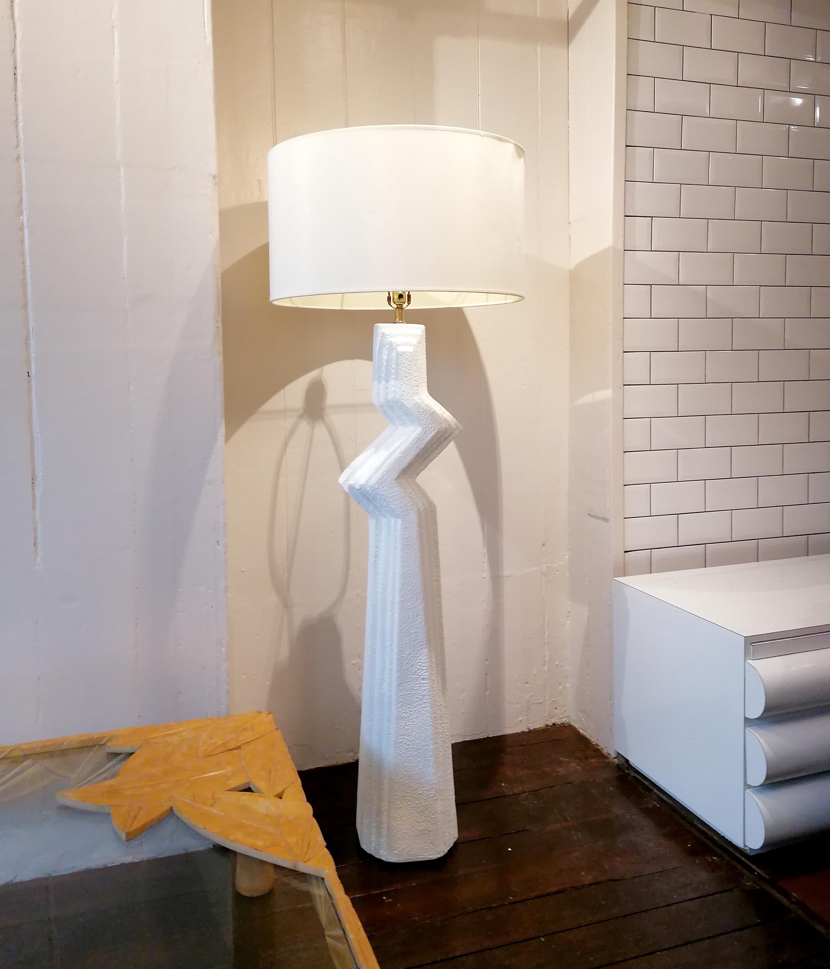 20th Century Rare large postmodern American textured plaster zig zag floor lamp, 1980s For Sale