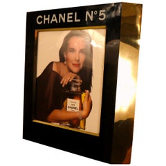 Rare grand présentoir publicitaire avec lumière pour Chanel No. 5