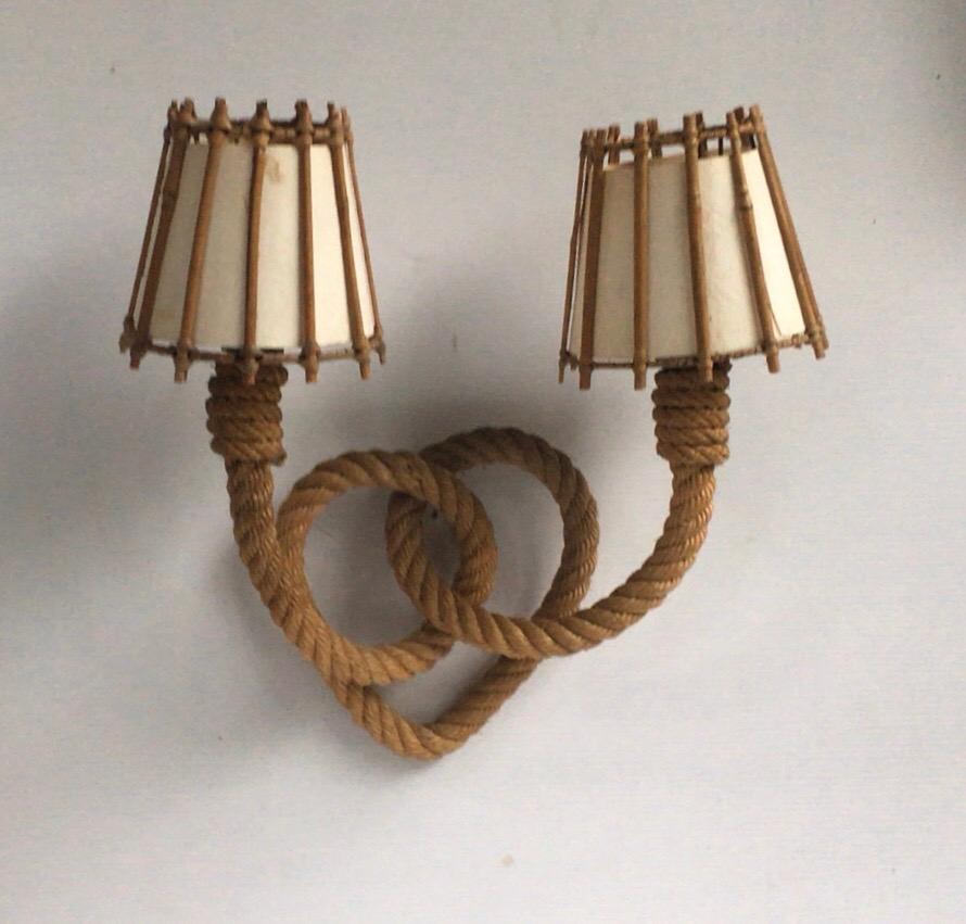 Rare large rope heart shape sconce with original rattan shade Audoux Minet, circa 1960.