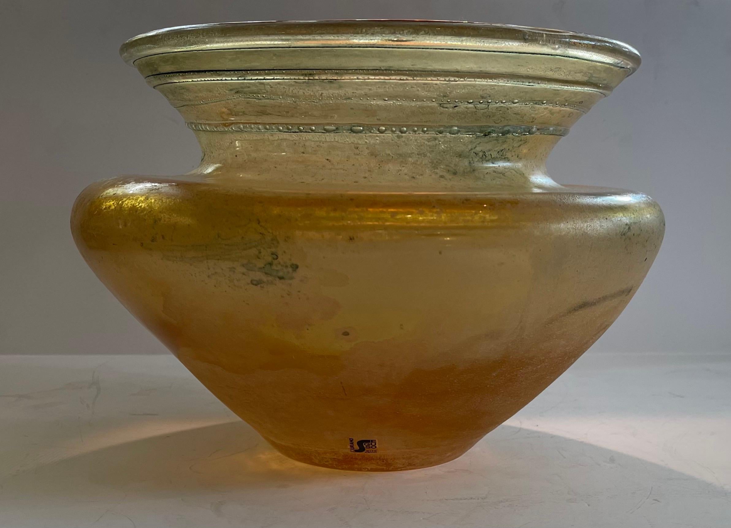 20th Century Rare Large Scavo Yellow Green Art Glass Vase Seguso Vetri d'Arte Murano Italy For Sale
