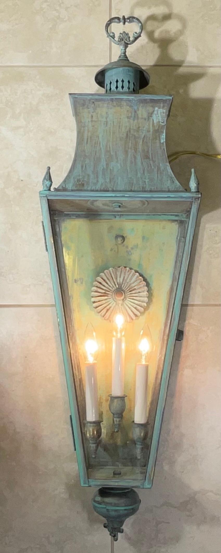 RARO Farol de Pared Único Vintage de Latón Macizo en venta 5