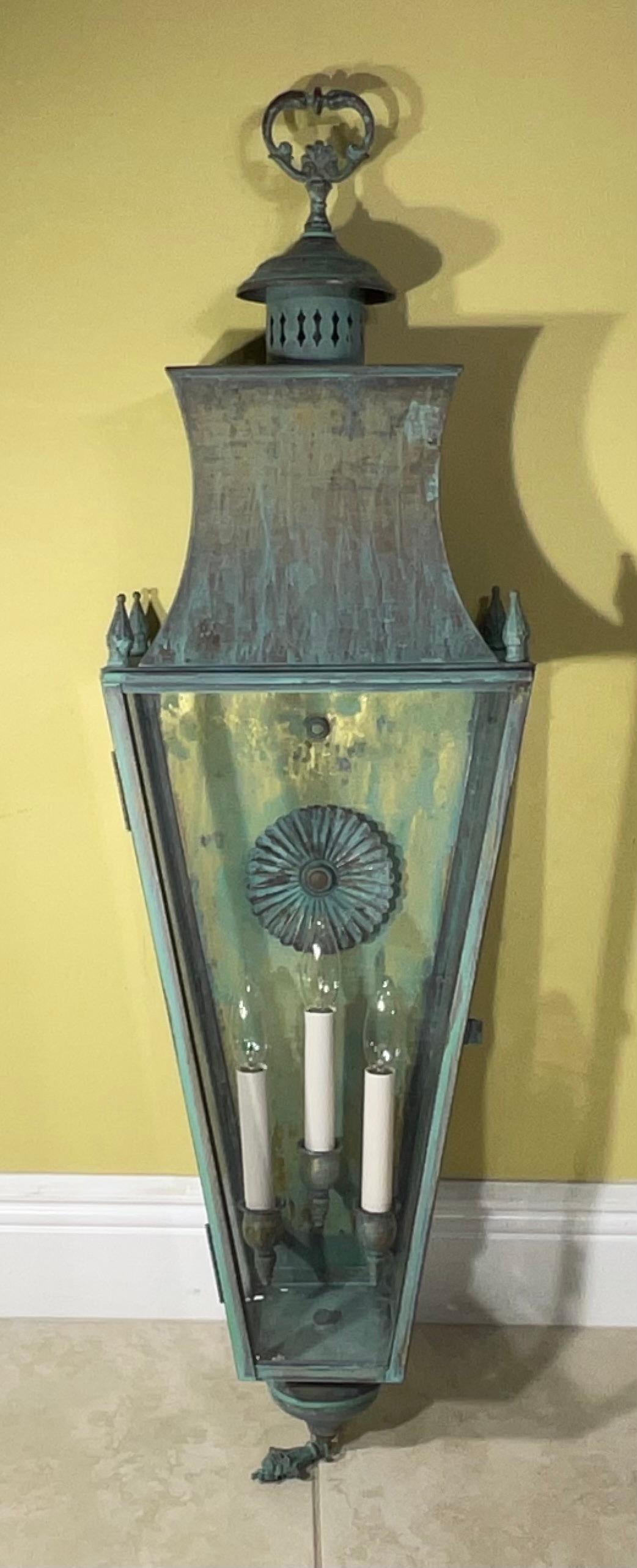 RARO Farol de Pared Único Vintage de Latón Macizo en venta 8