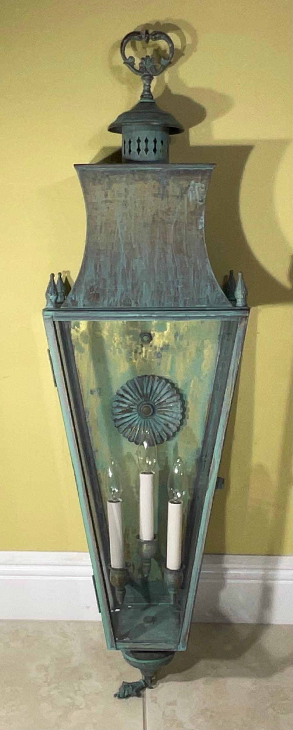 RARO Farol de Pared Único Vintage de Latón Macizo en venta 1