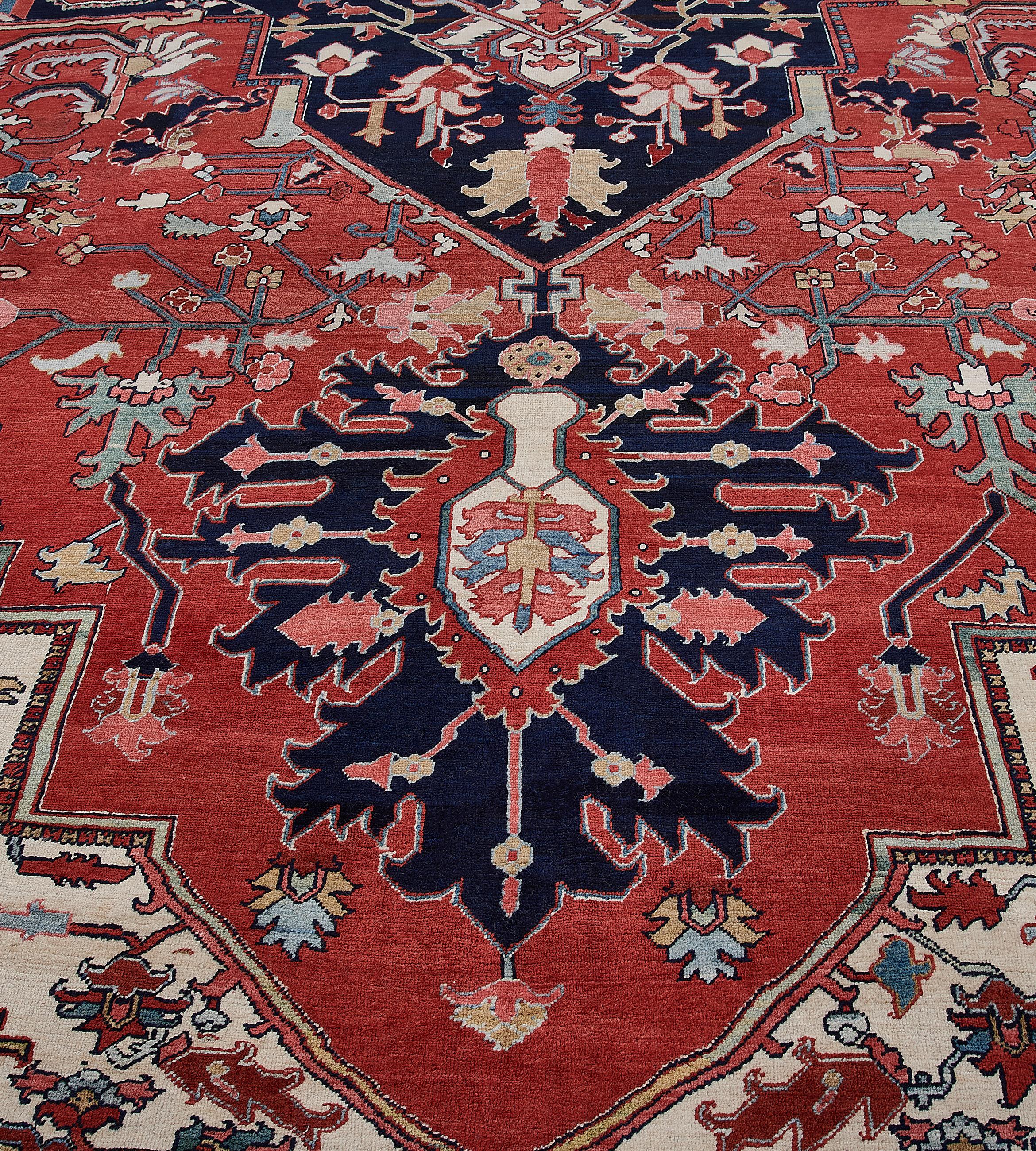Rare Large-sized Traditional Hand-woven Wool Persian Serapi Rug In Good Condition For Sale In West Hollywood, CA