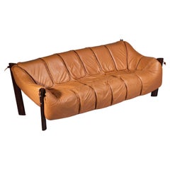 Seltenes großes Sofa Percival Lafer MP 211 Leder Kamel brasilianisches Design 60er Jahre