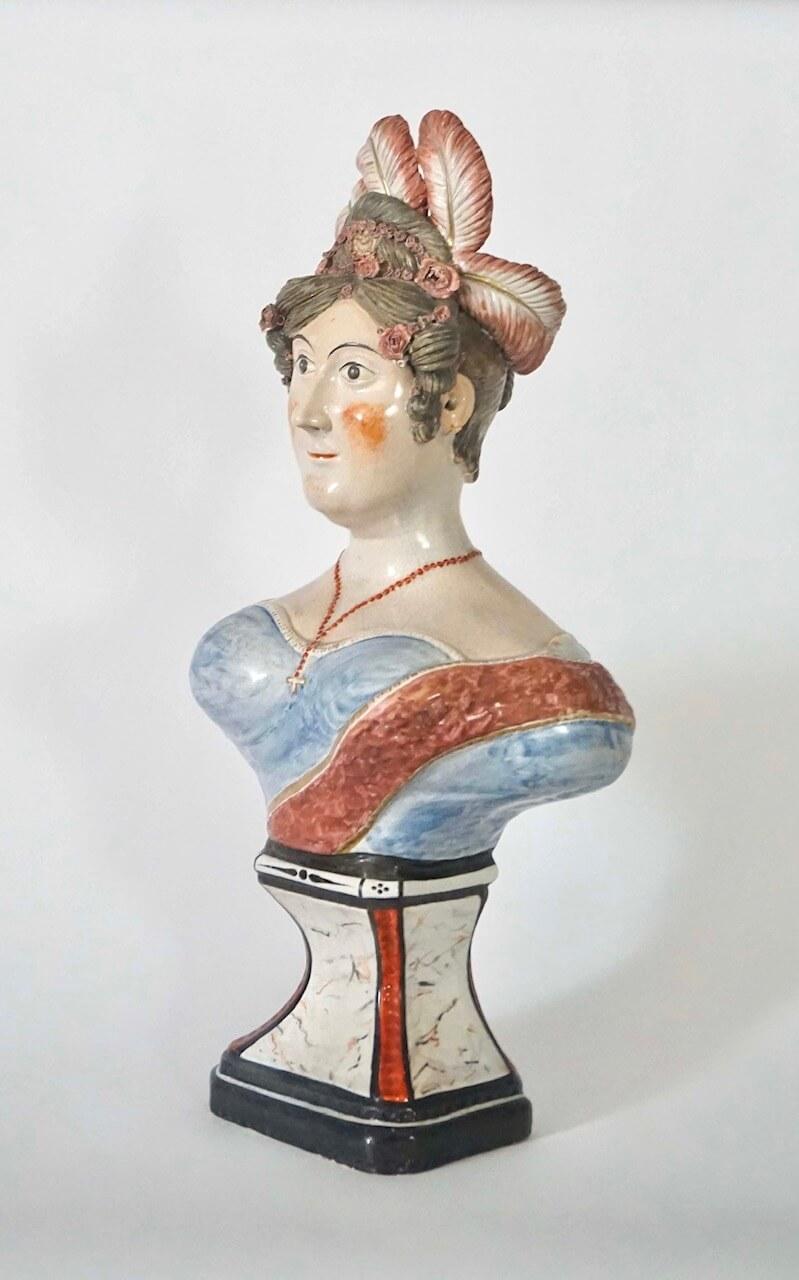 Große Staffordshire Portraitbüste von Königin Caroline, RARE, England, um 1820 im Angebot 1