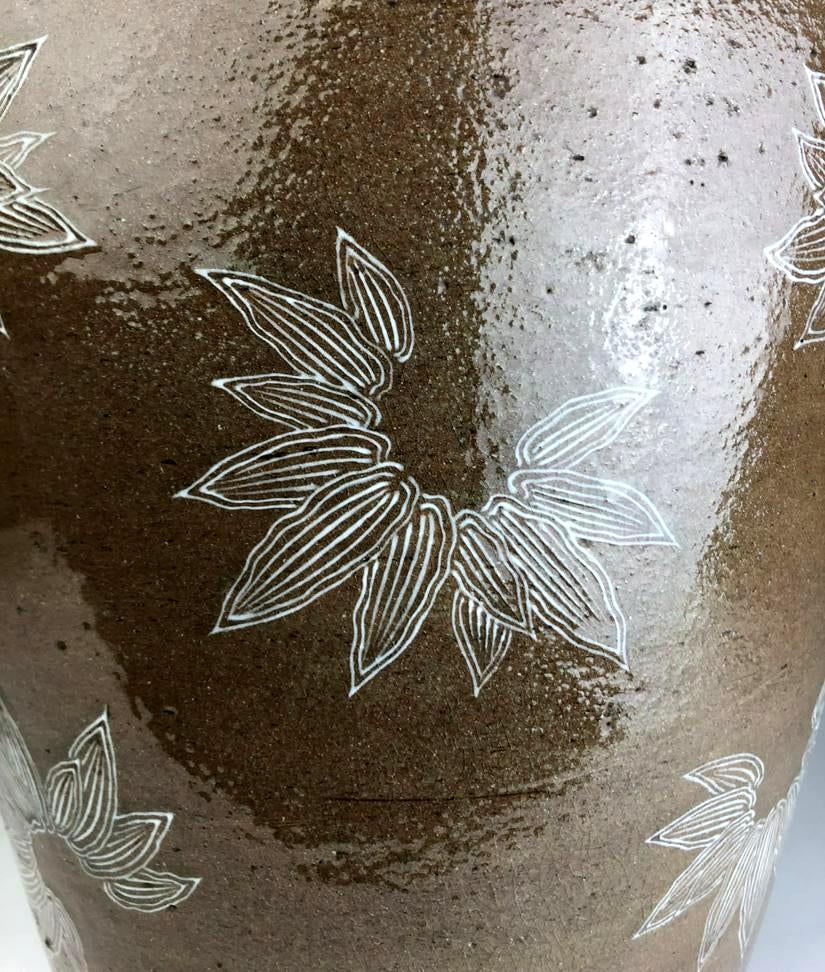 Rare Large Vase with White Slip Inlay Makuzu Kozan Meiji Period In Good Condition For Sale In Atlanta, GA