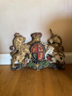 Rare grande plaque victorienne en fonte du 19e siècle aux armoiries royales