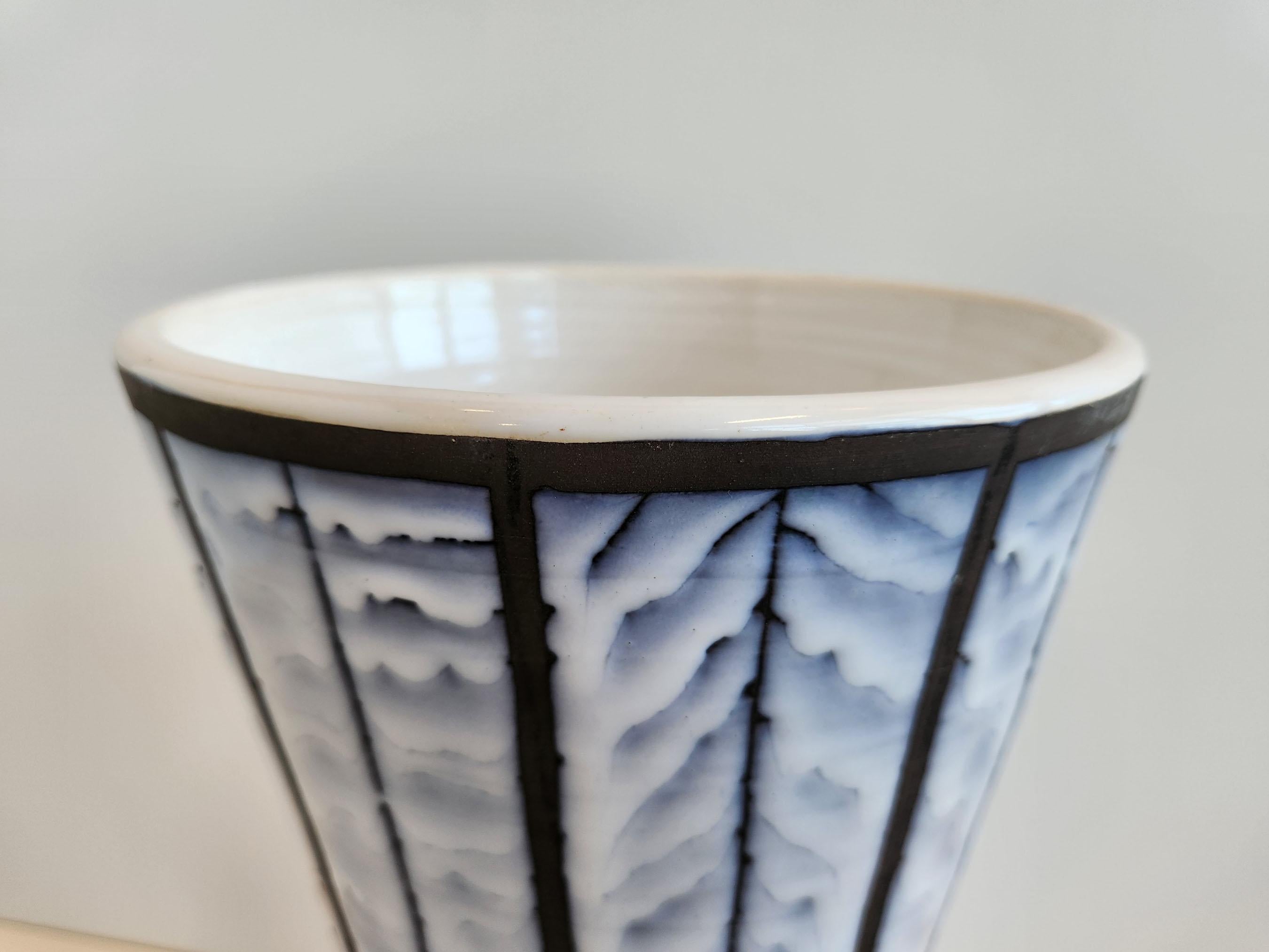 Milieu du XXe siècle Roger Capron - Grand vase en céramique vintage rare avec rayures verticales en vente