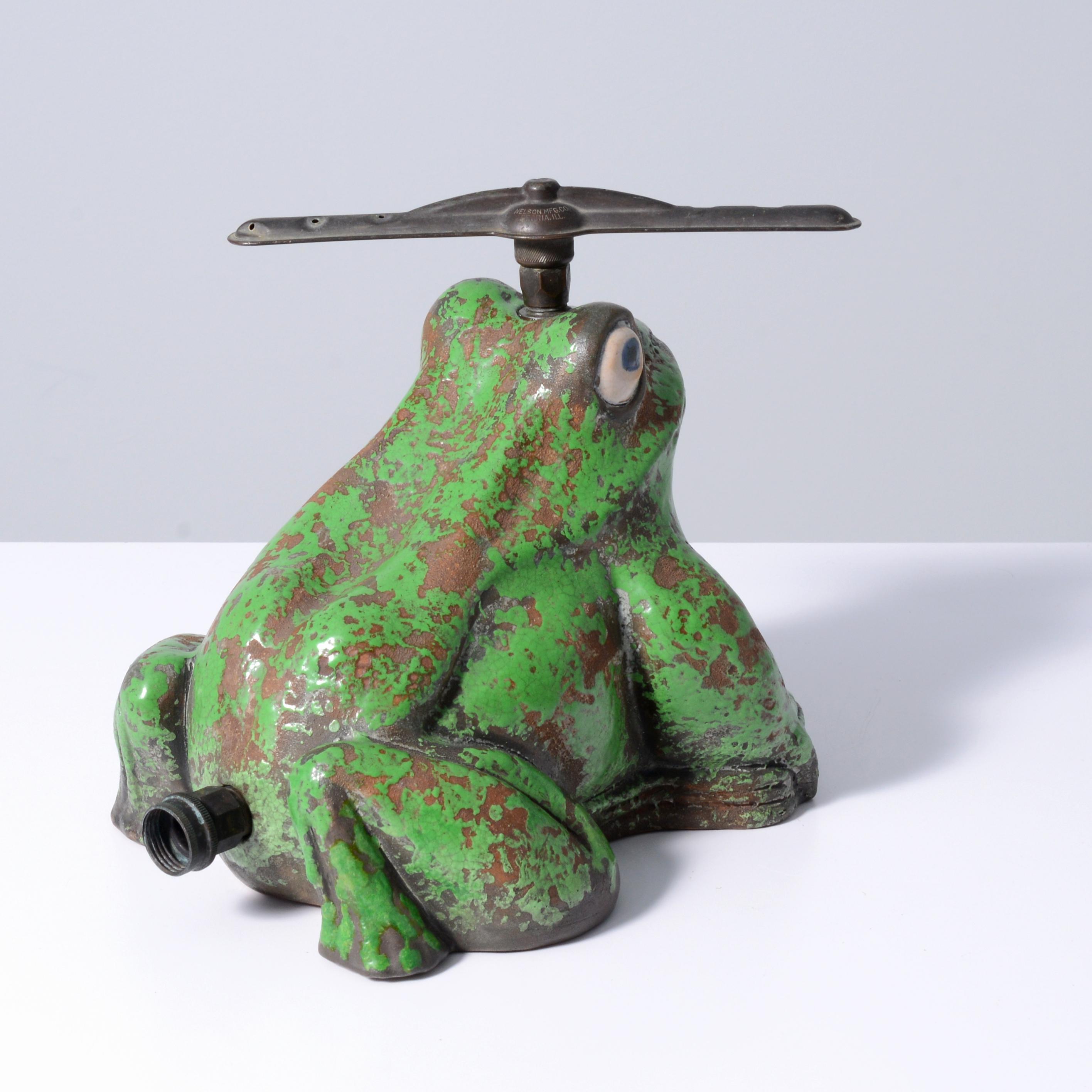 Raro y grande Weller Rana / Rociador de COPPERTONO, diseño Rudolph Lorber Cerámico en venta