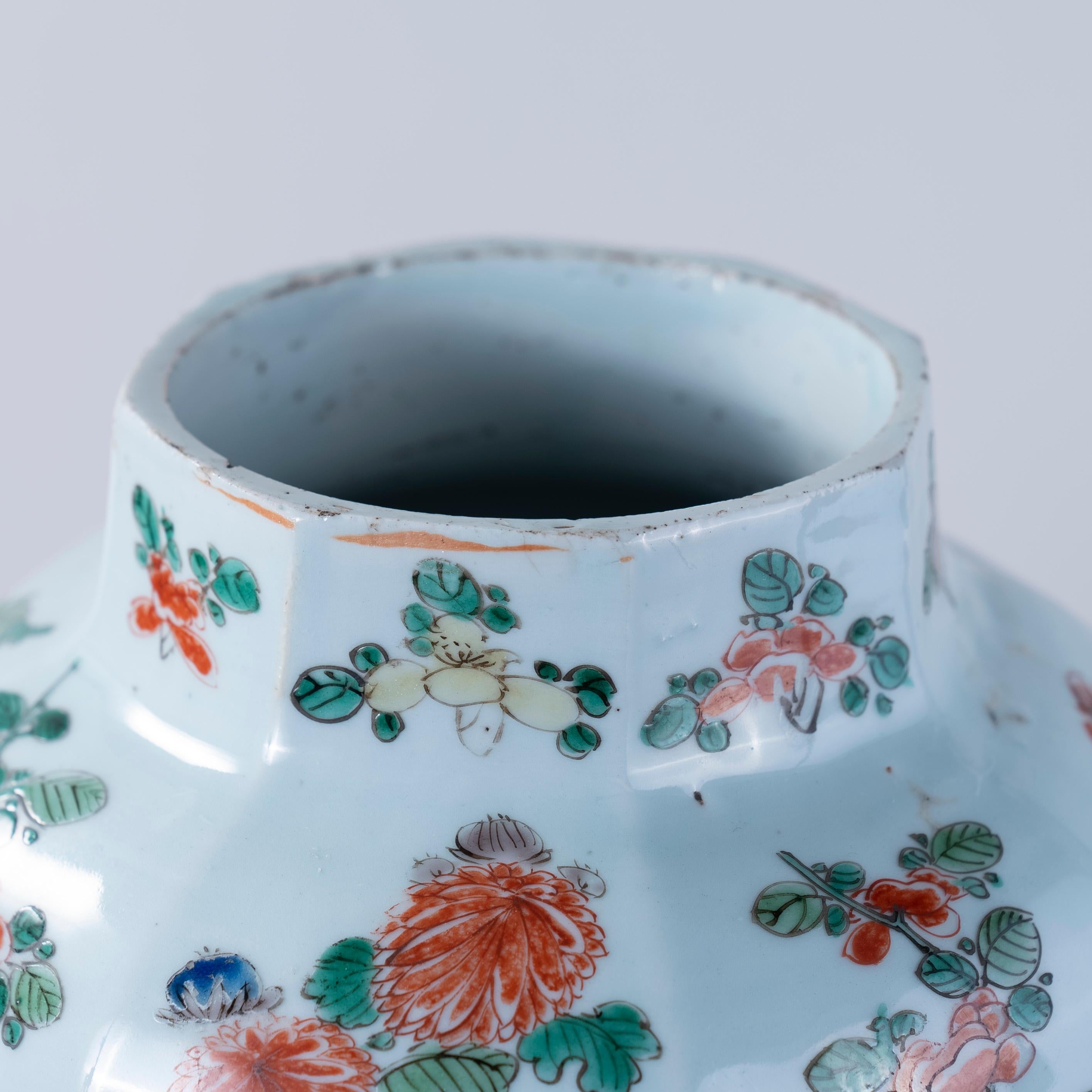 Rare Late 17th Century Chinese Kangxi ' Famille Verte ' Porcelain Vase For Sale 1