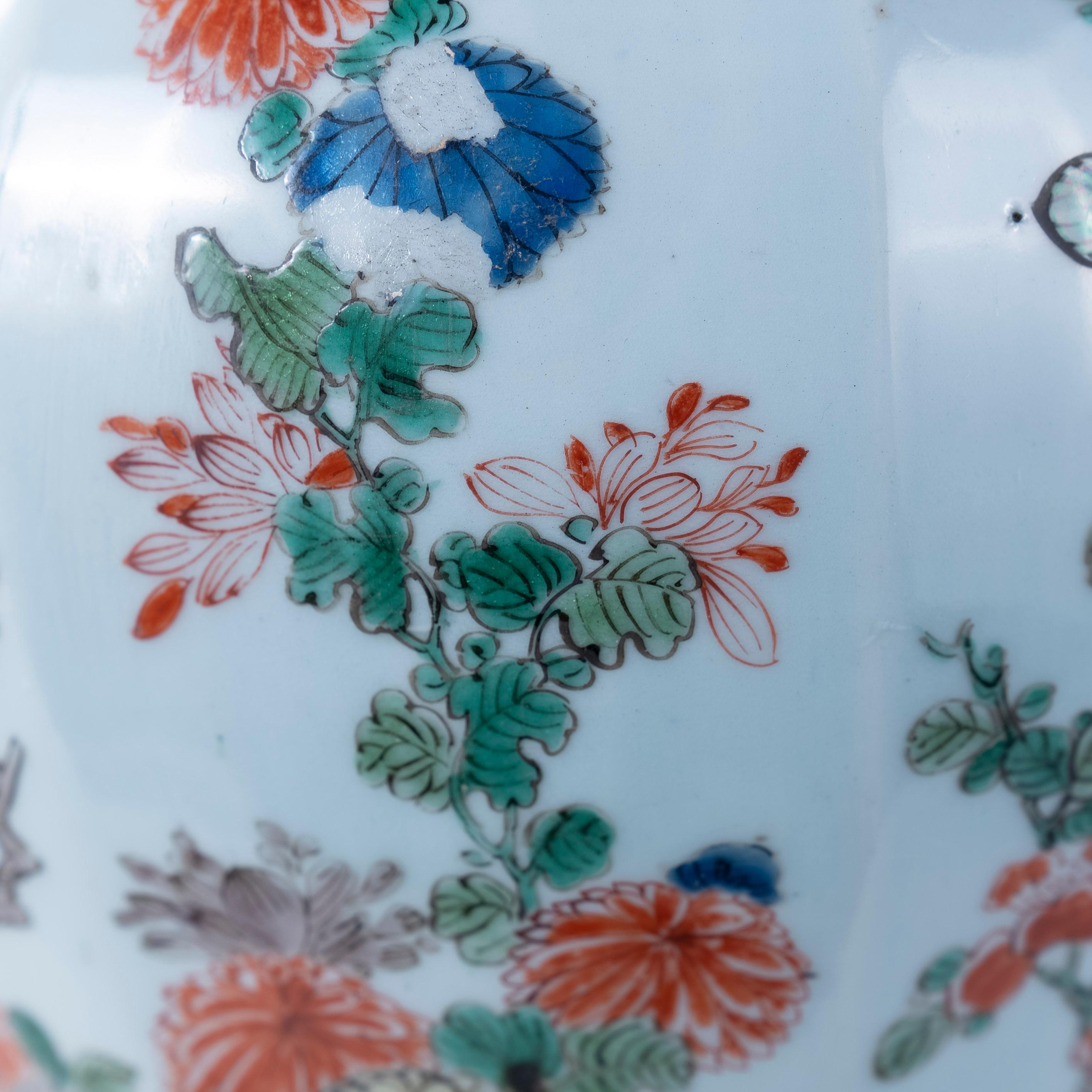 Rare Late 17th Century Chinese Kangxi ' Famille Verte ' Porcelain Vase For Sale 2