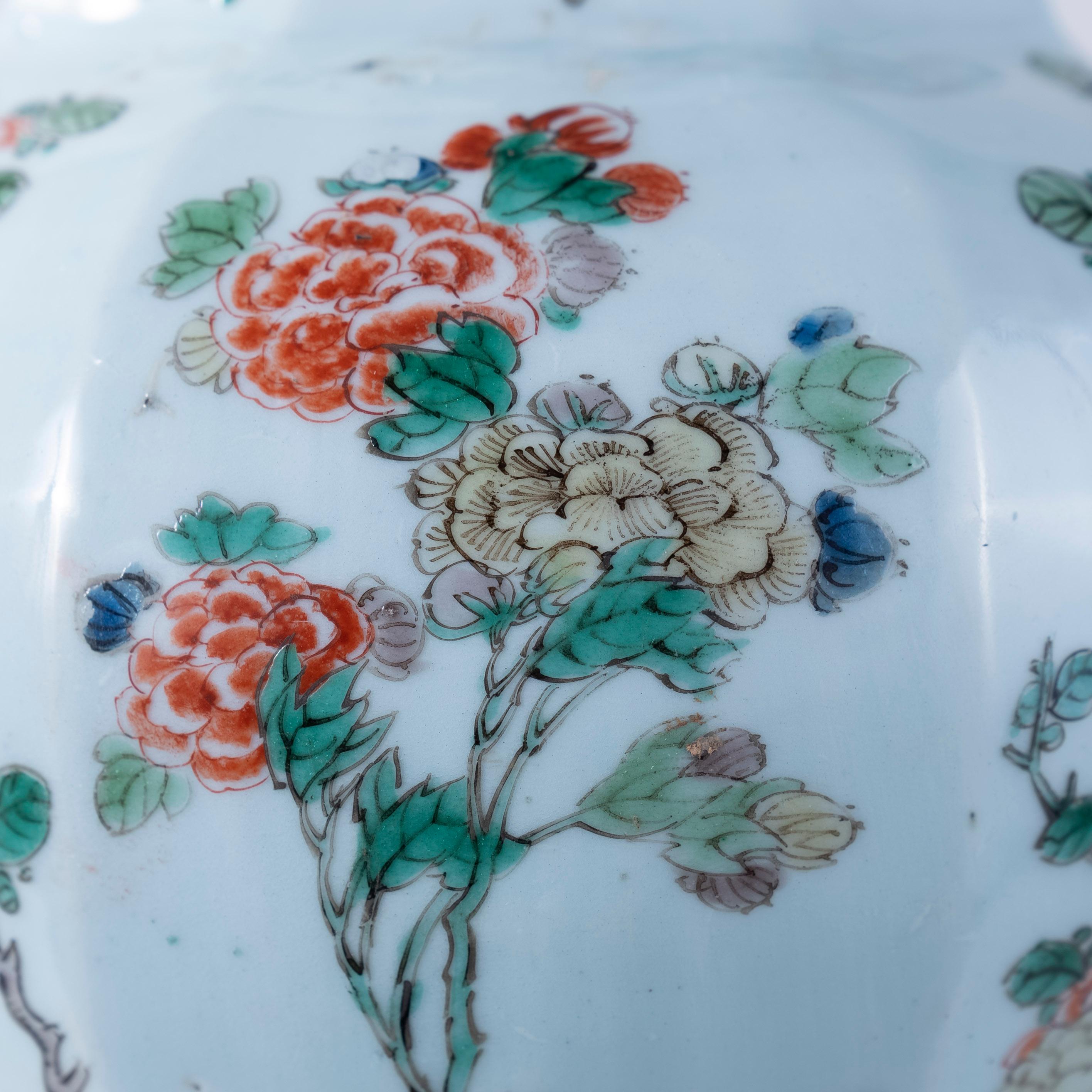 Rare Late 17th Century Chinese Kangxi ' Famille Verte ' Porcelain Vase For Sale 3
