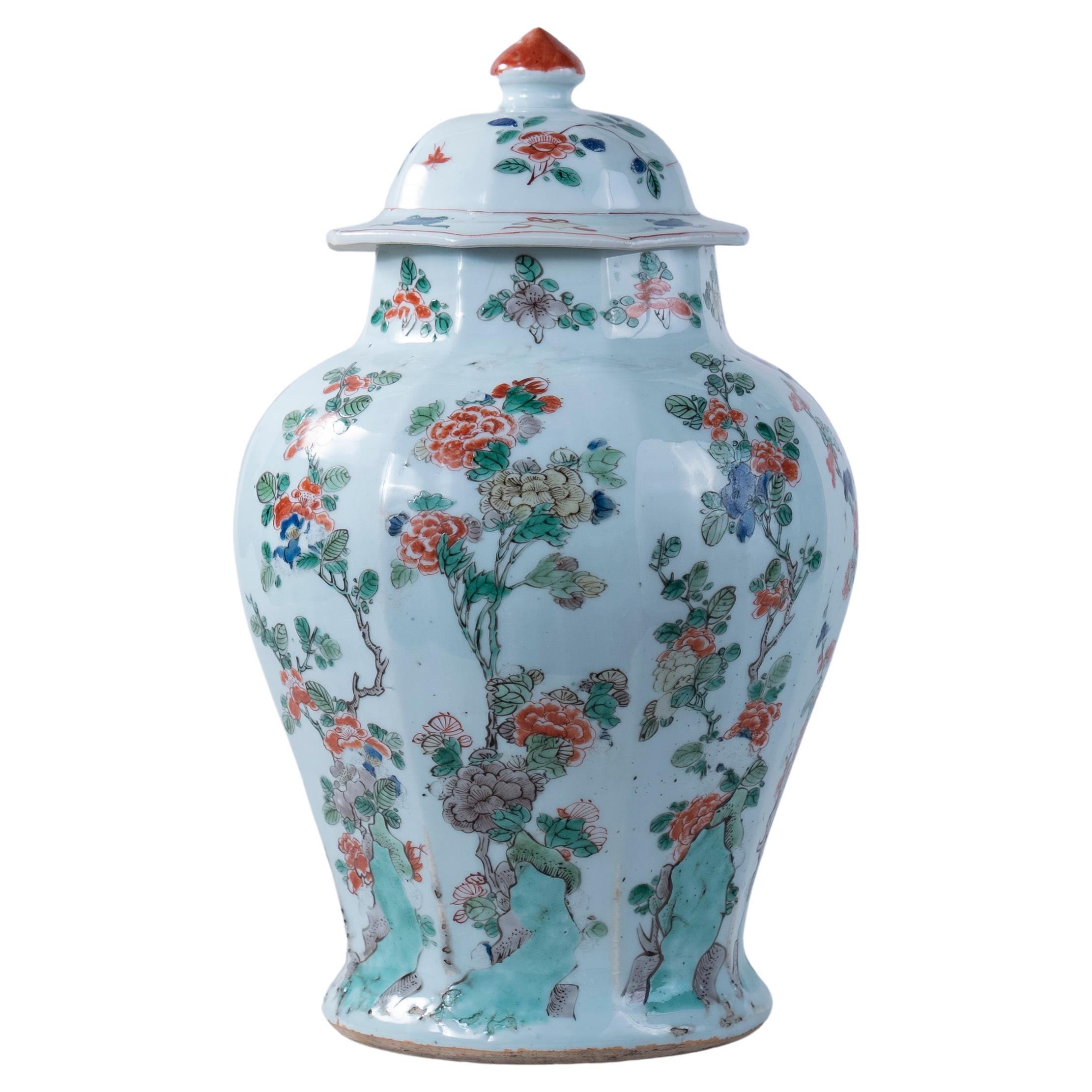 Rare Late 17th Century Chinese Kangxi ' Famille Verte ' Porcelain Vase For Sale