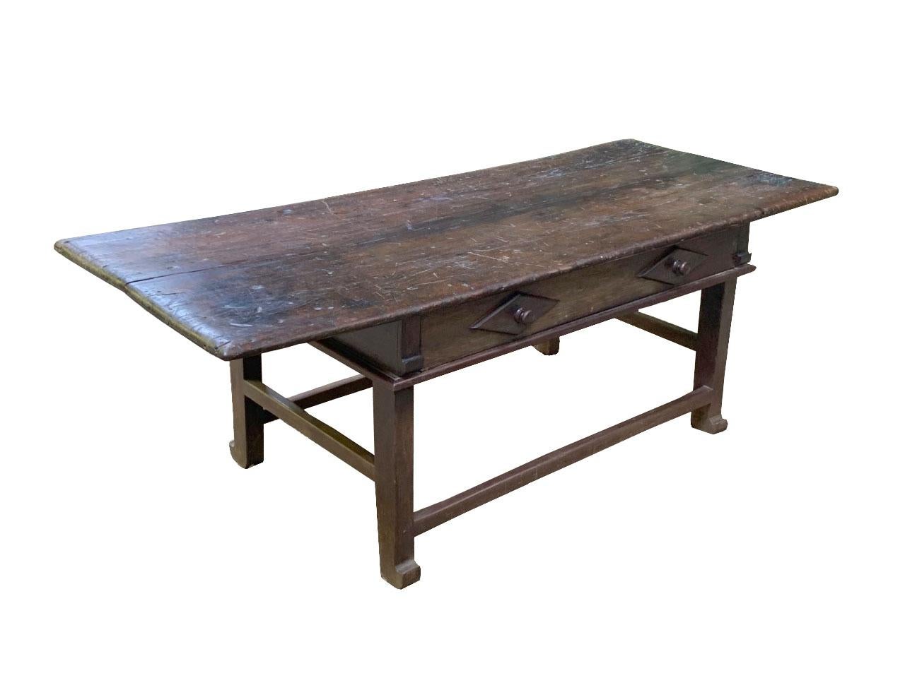 Hand-Carved Rare Late 18th Century Brazil Colonial Dining room Table For Sale