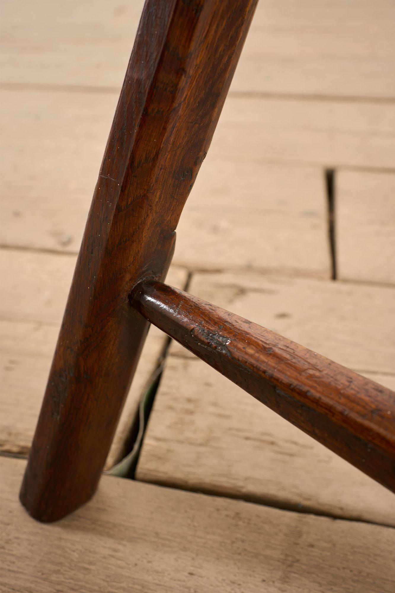 Rara mesa de cricket de olmo de finales del siglo XVIII principios del XIX en venta 5