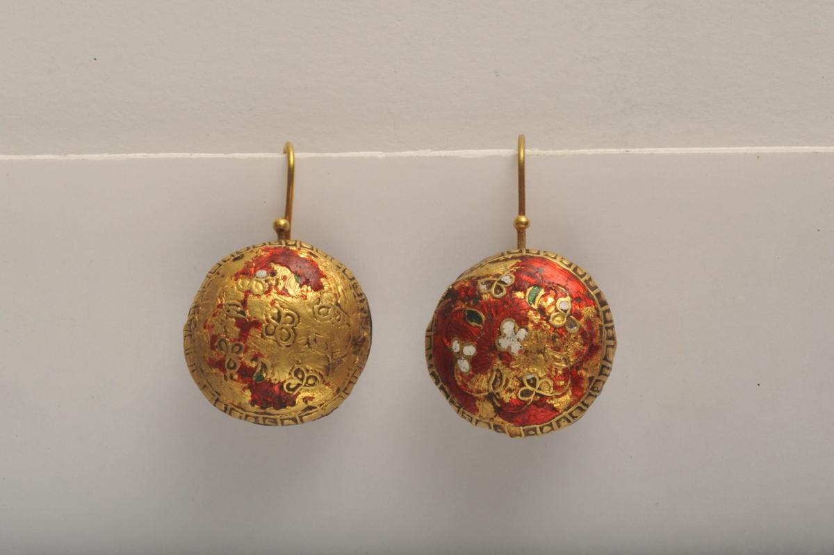 Women's or Men's Rare Late 19th Century Enamel and 2 Karat Gold Earrings