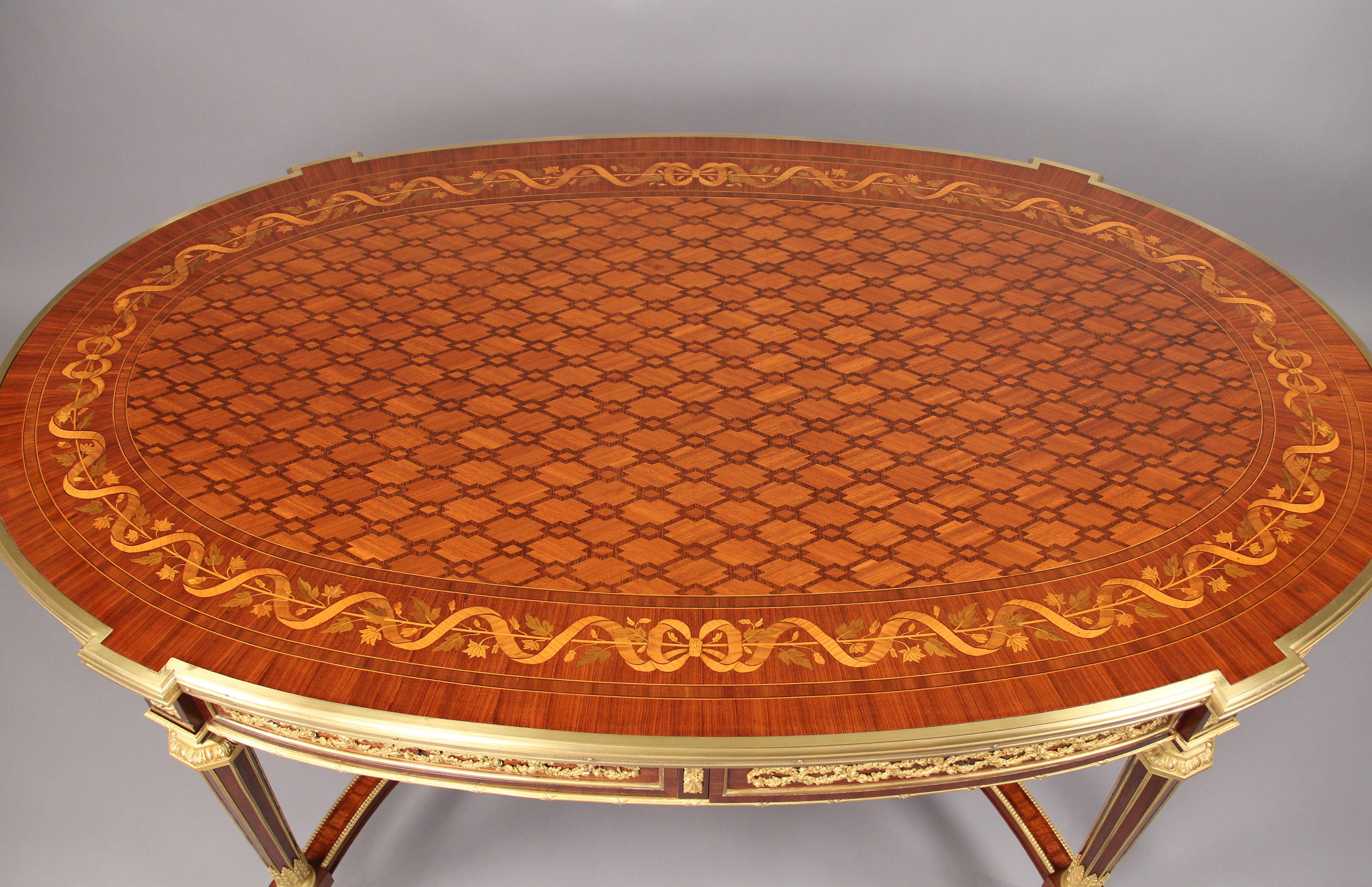 Français Rare table centrale en marqueterie incrustée de la fin du XIXe siècle par François Linke en vente