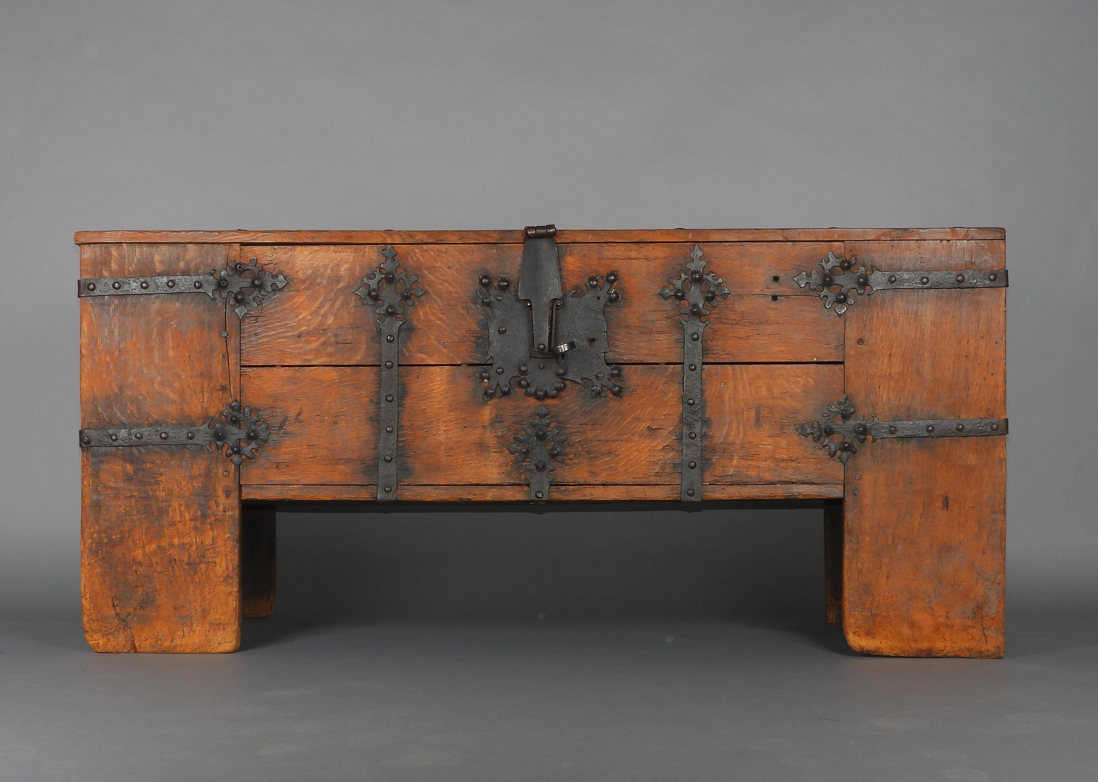 Rare Late Medieval 16th Century German Wrought Iron Oak Chest For Sale 7