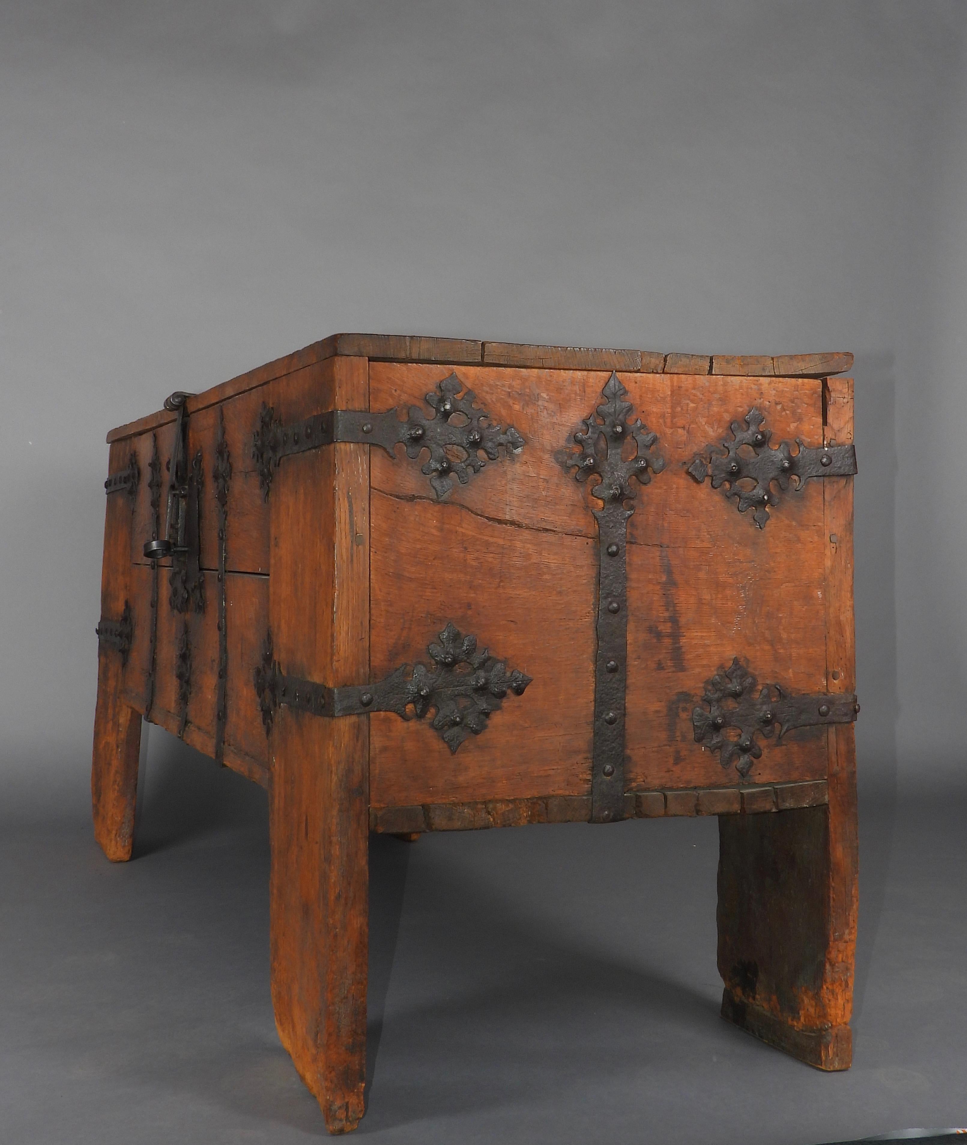 Rare Late Medieval 16th Century German Wrought Iron Oak Chest For Sale 8