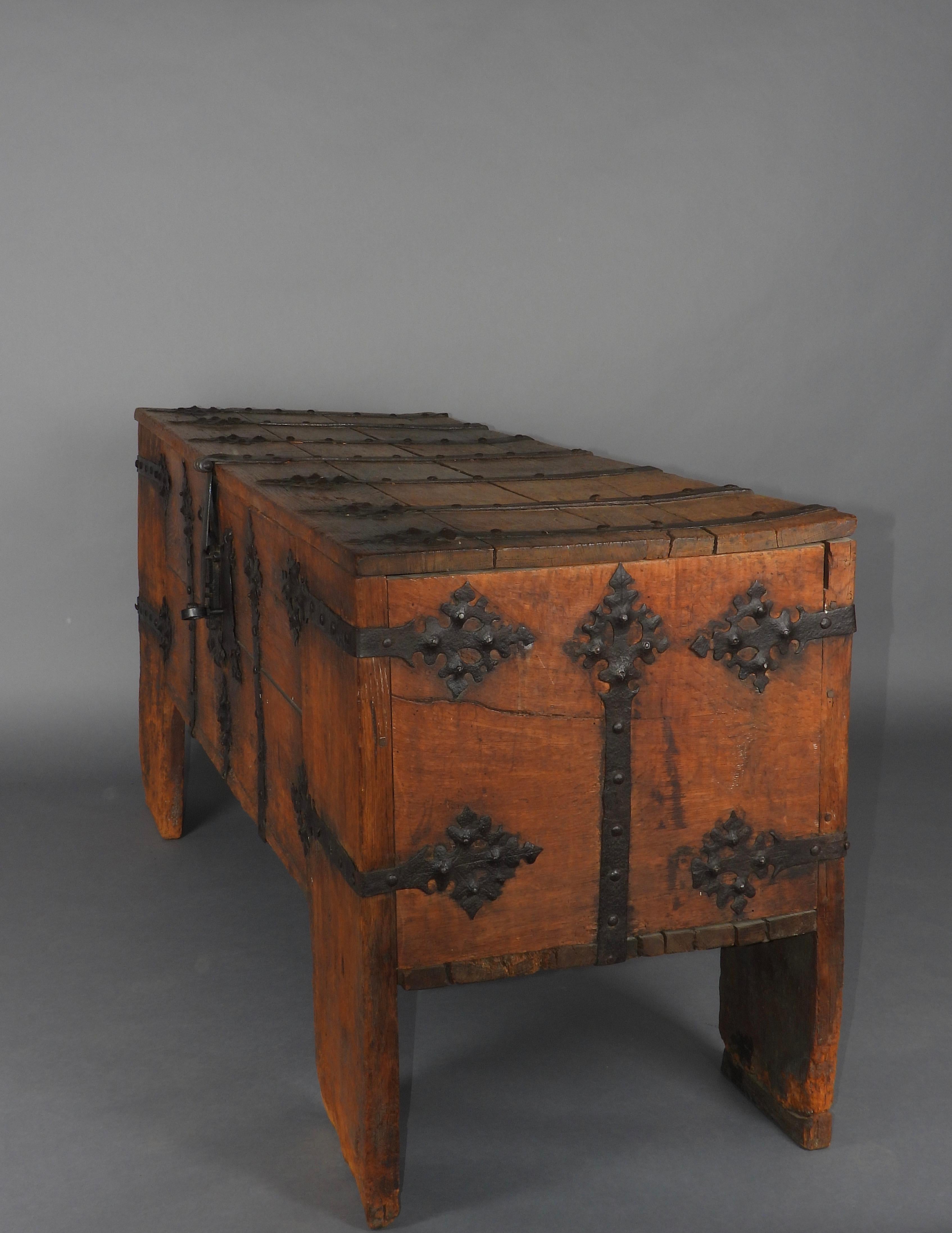 Rare Late Medieval 16th Century German Wrought Iron Oak Chest For Sale 11