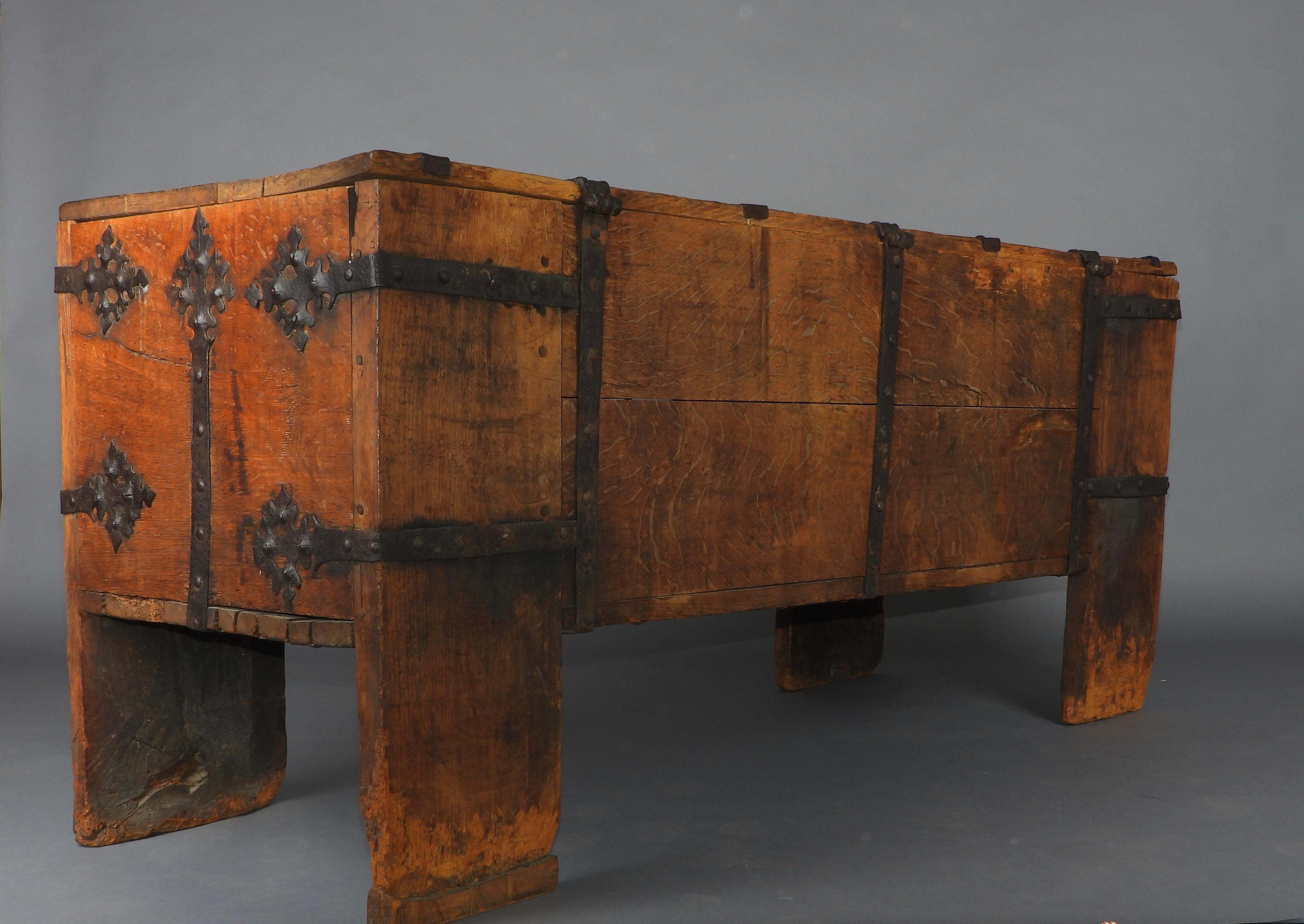 Rare Late Medieval 16th Century German Wrought Iron Oak Chest For Sale 14