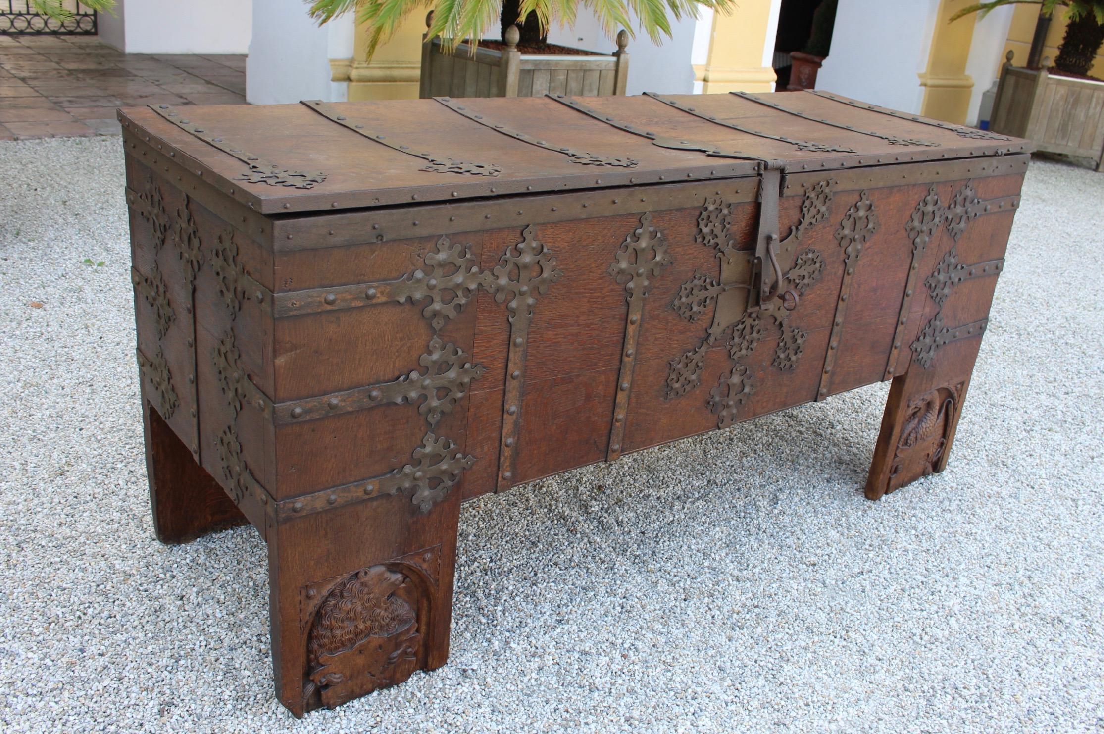 Rare Late Medieval 16th Century German Wrought Iron Oak Chest or Stollentruhe For Sale 4