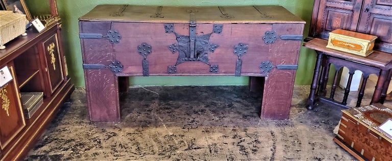 Rare Late Medieval 16th Century German Wrought Iron Oak Chest or Stollentruhe For Sale 12