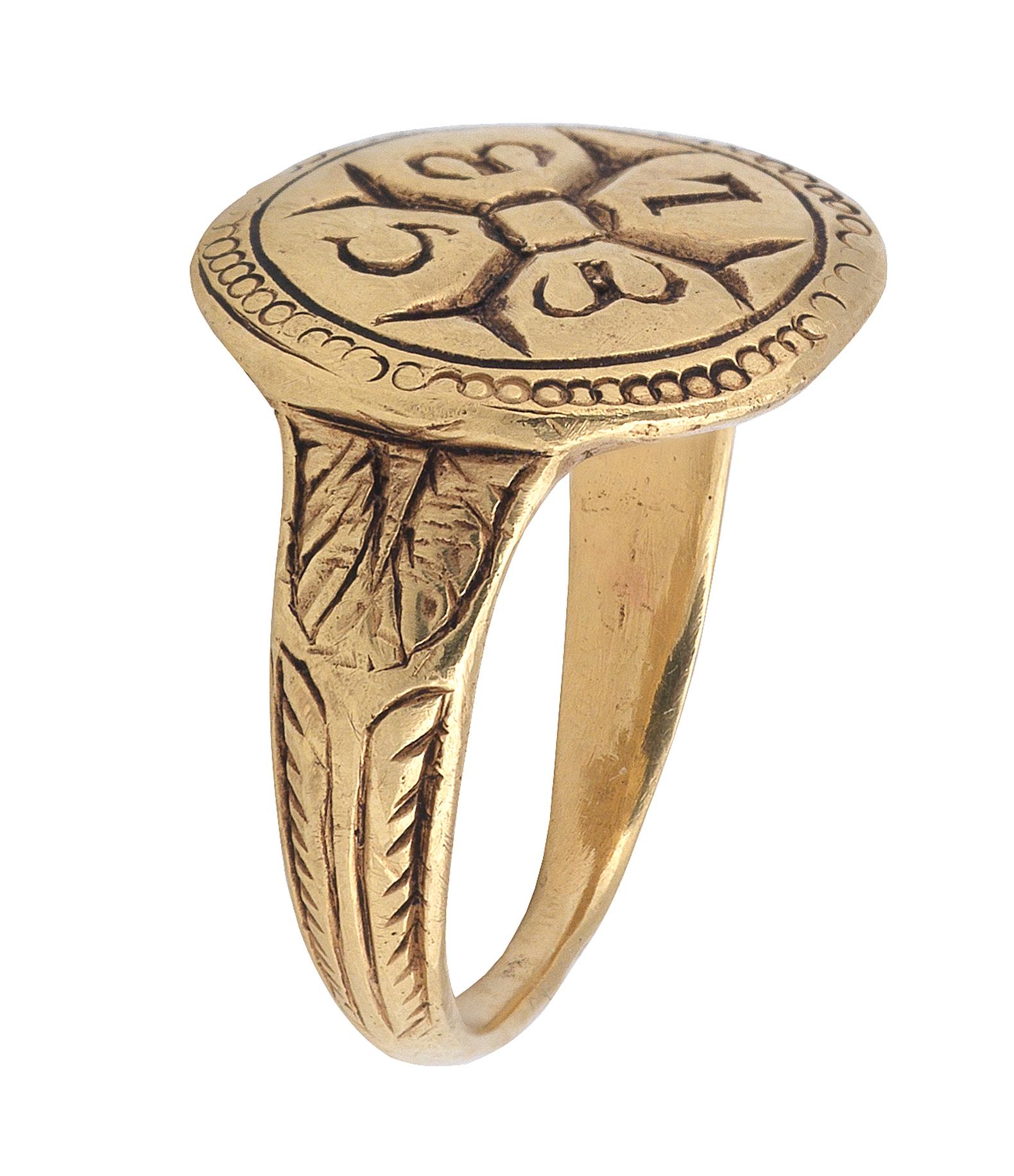 Gold Merchants Ring with marking used to stamp goods and as signature
Size 9
Weight 11,5gr.