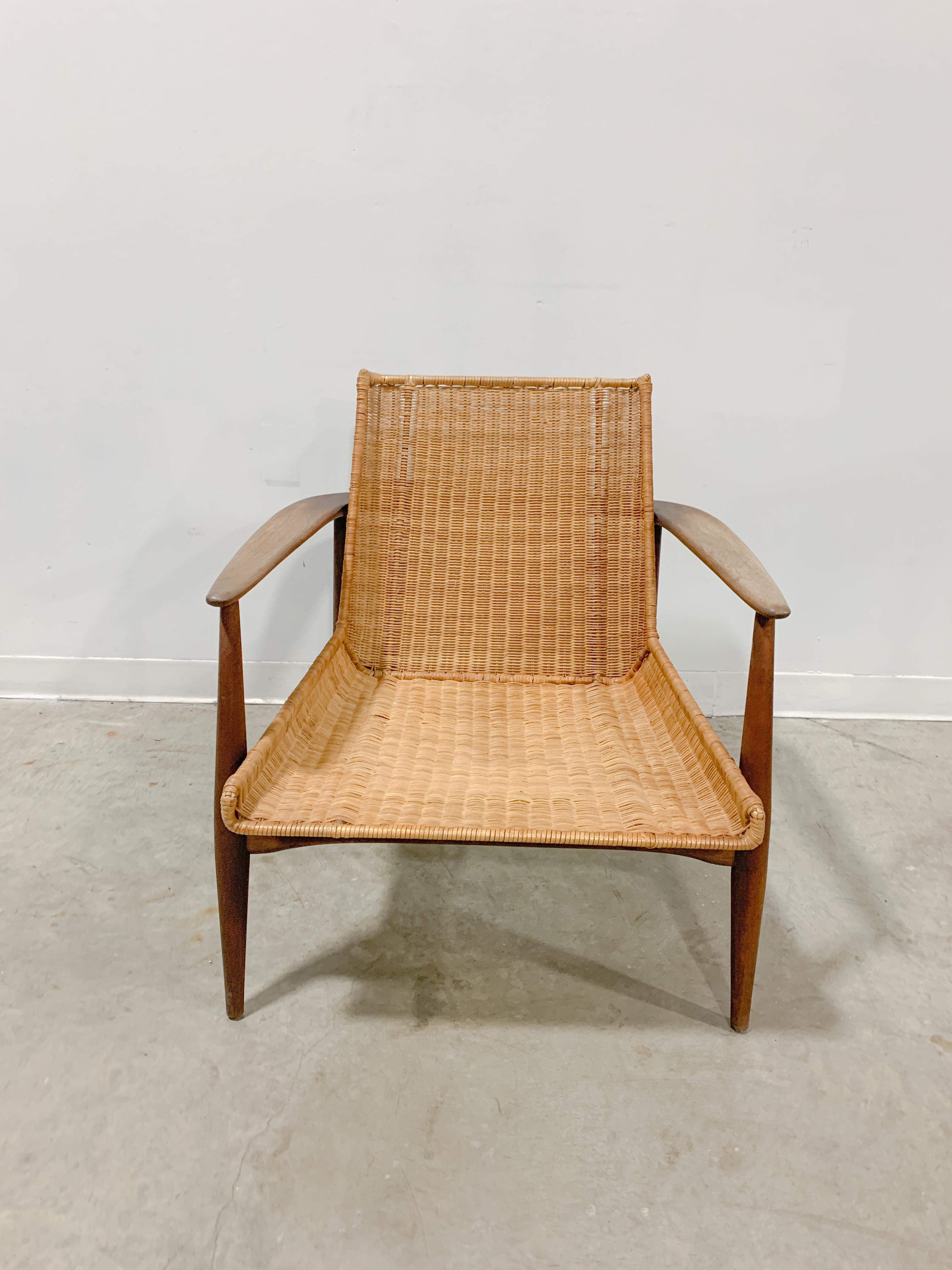 Mid-Century Modern Rare Lawrence Peabody 1806 Chair in Walnut