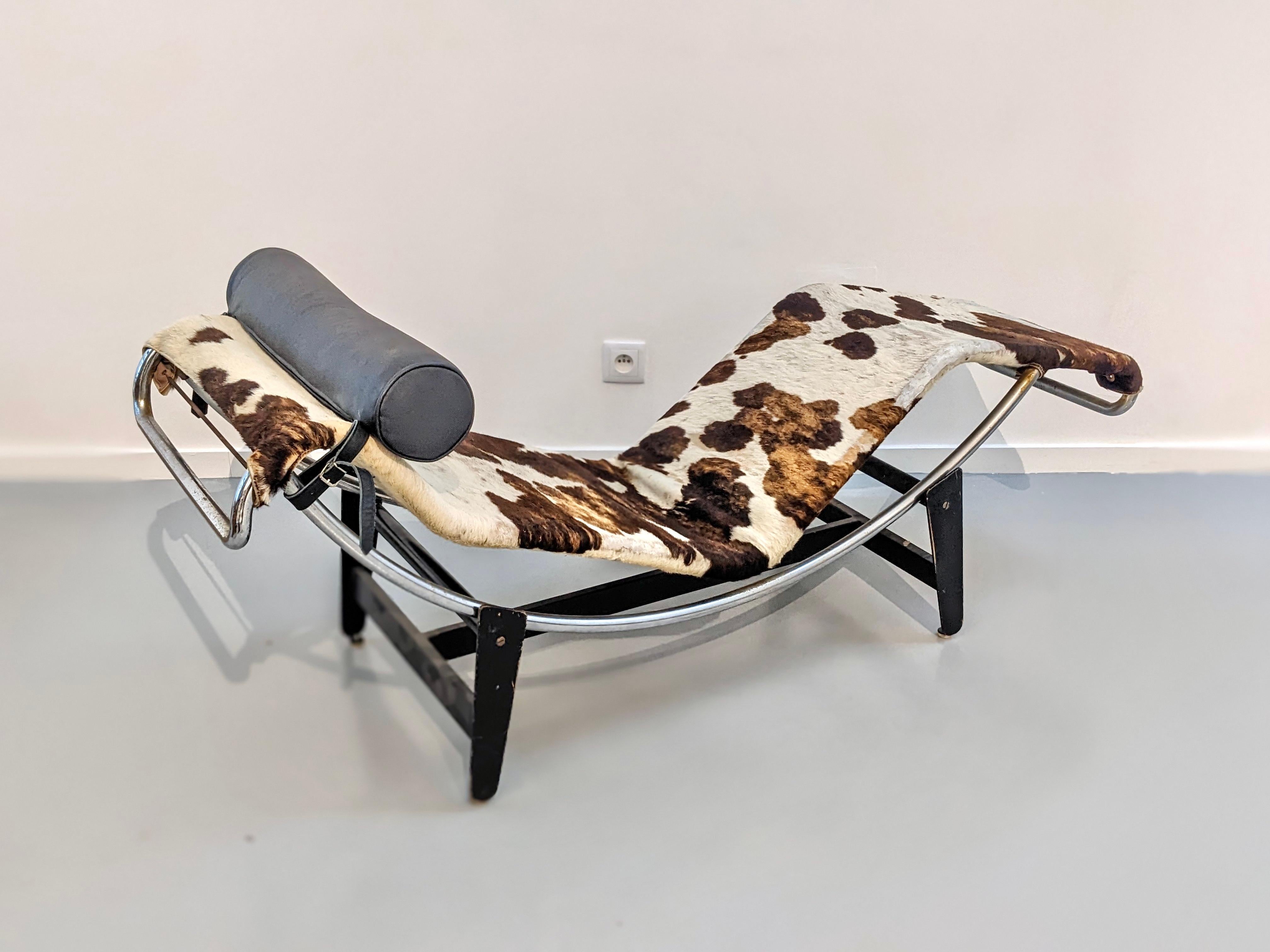 Rare LC4 chaise longue by Le Corbusier and Perriand, Whonbedarf edition For Sale 1