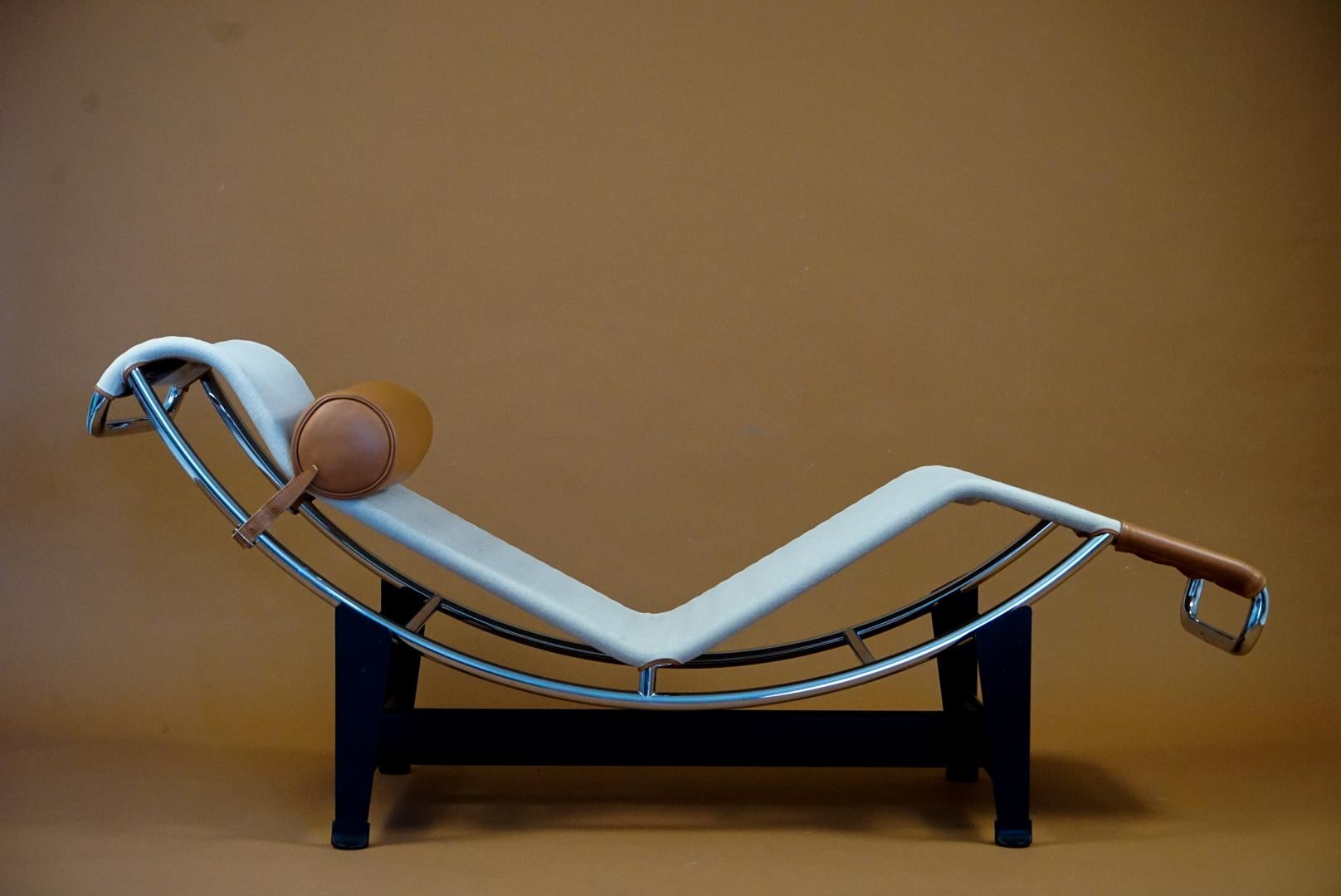 Bauhaus Rare LC4 Le Corbusier, Charlotte Perriand Lounge Chair for Cassina Vintage