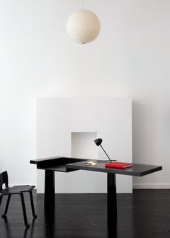 Raro escritorio/consola Le Corbusier B.V Doshi Negro Ahmedabad