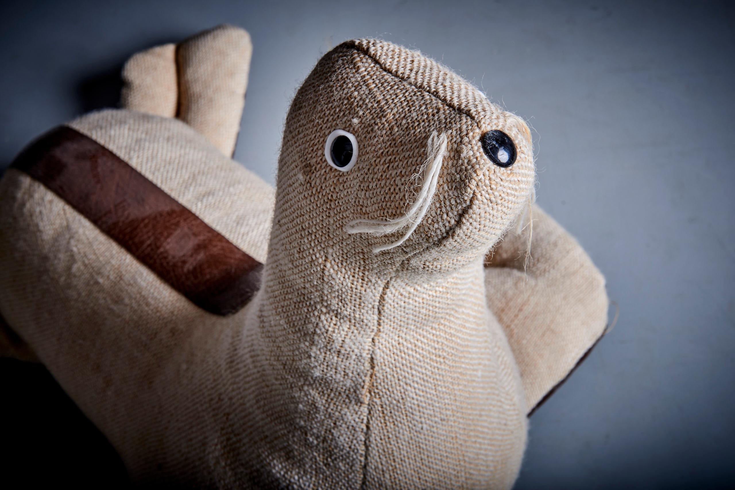 Rare Leather and Jute Therapeutic Toy Seal by Renate Muller In Excellent Condition For Sale In Berlin, BE